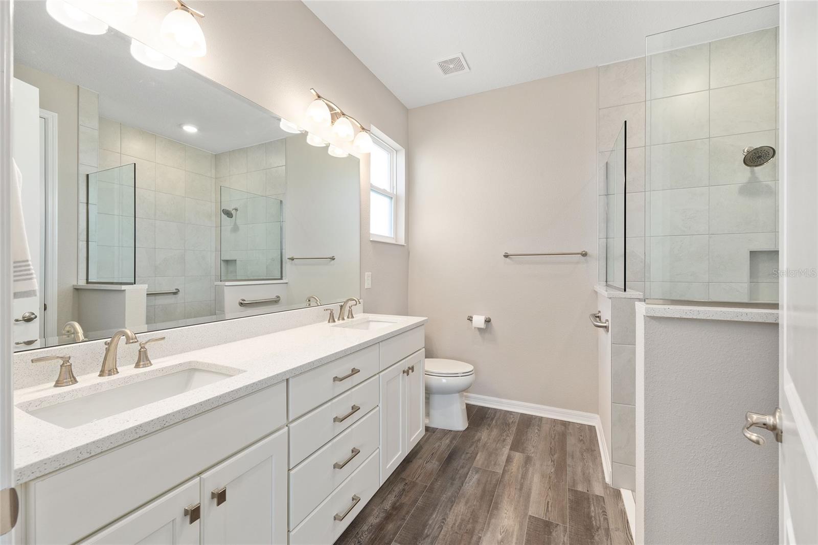 Image 34 of 46 For 10390 99th Street