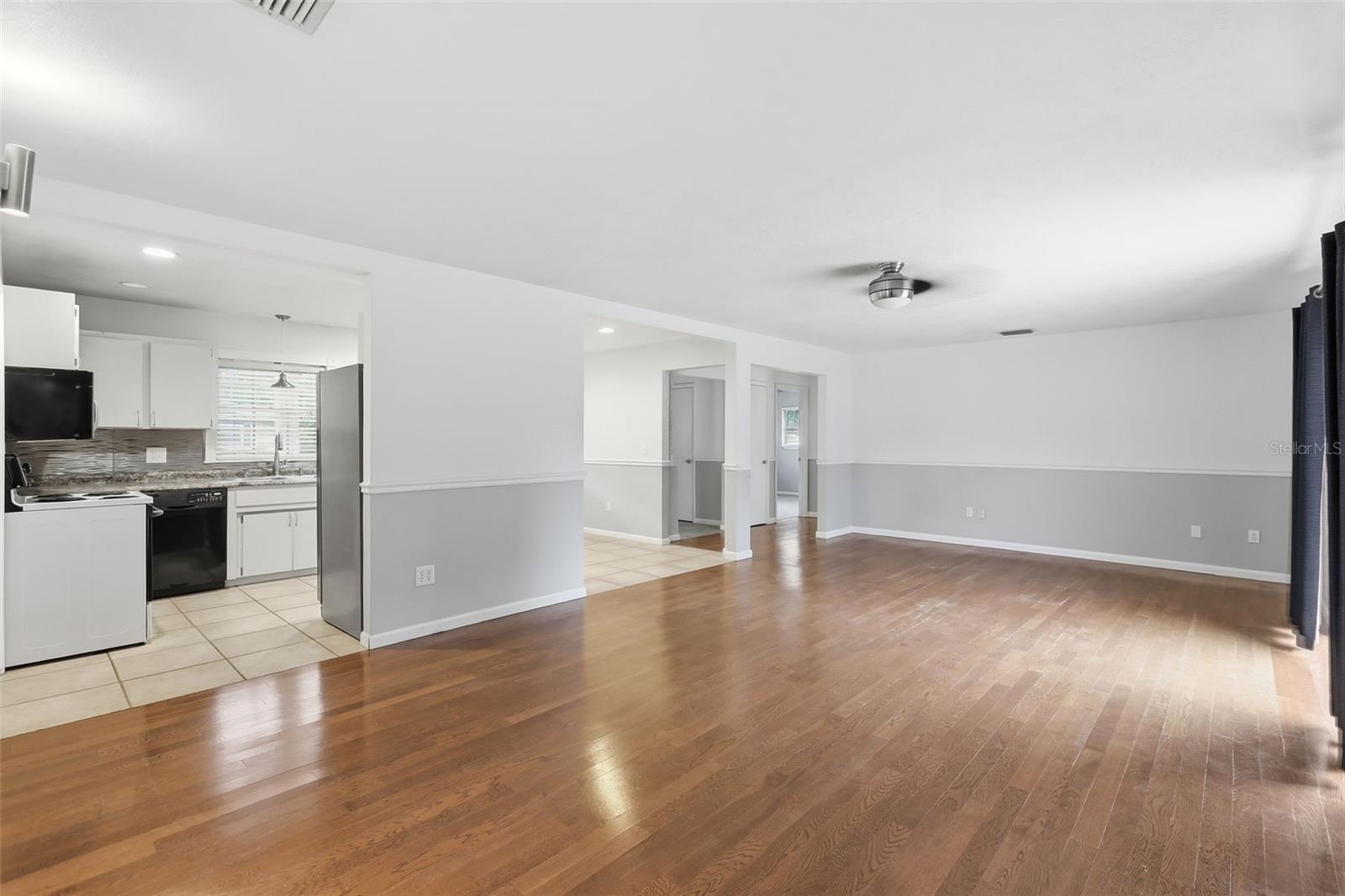 Image 11 of 36 For 920 Lyle Avenue