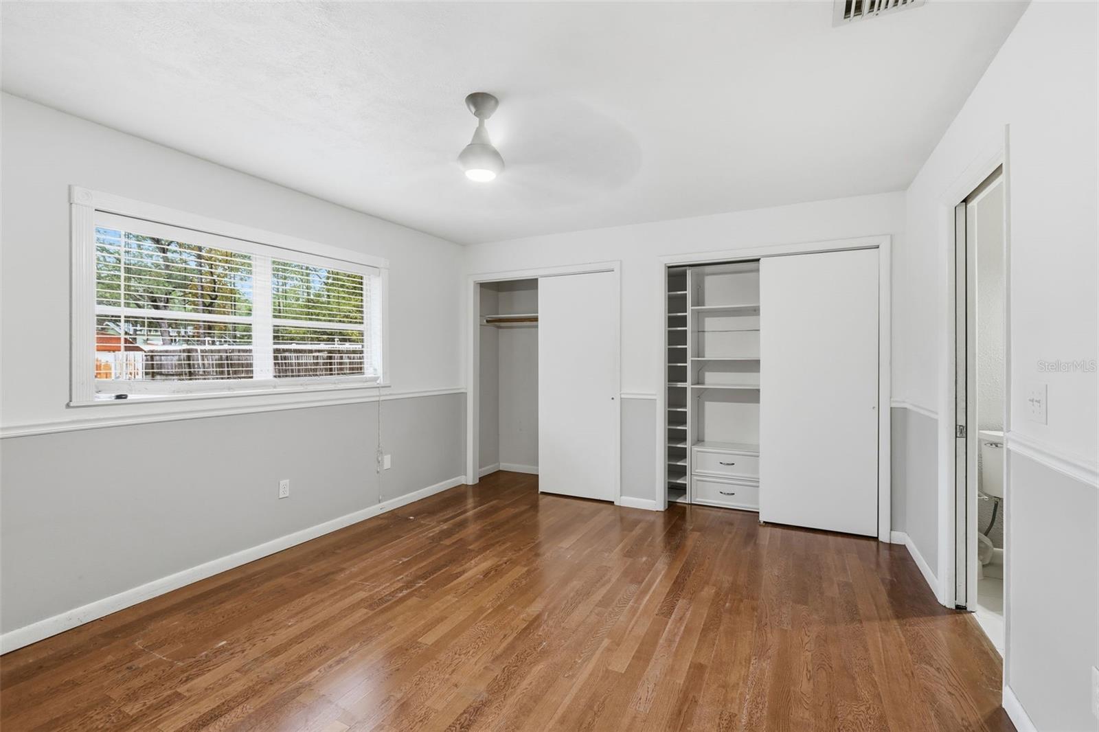 Image 17 of 36 For 920 Lyle Avenue