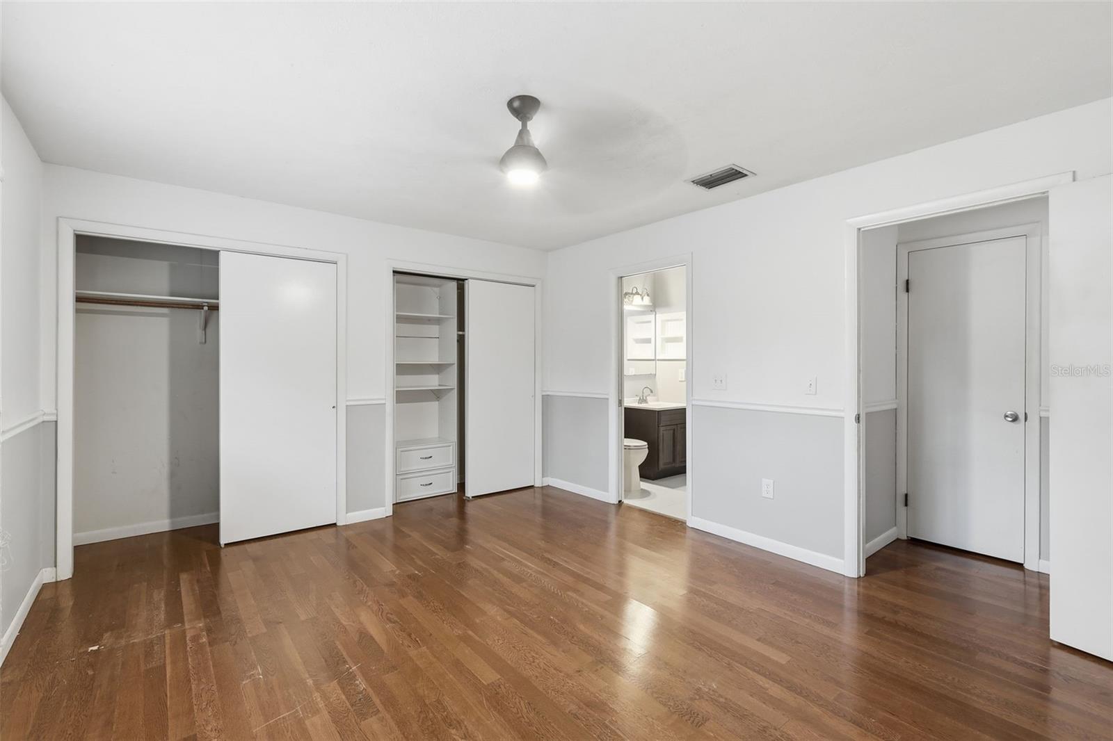 Image 18 of 36 For 920 Lyle Avenue