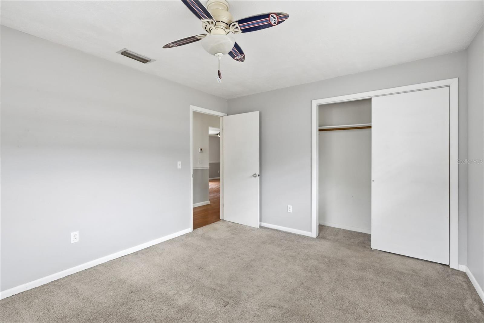 Image 27 of 36 For 920 Lyle Avenue