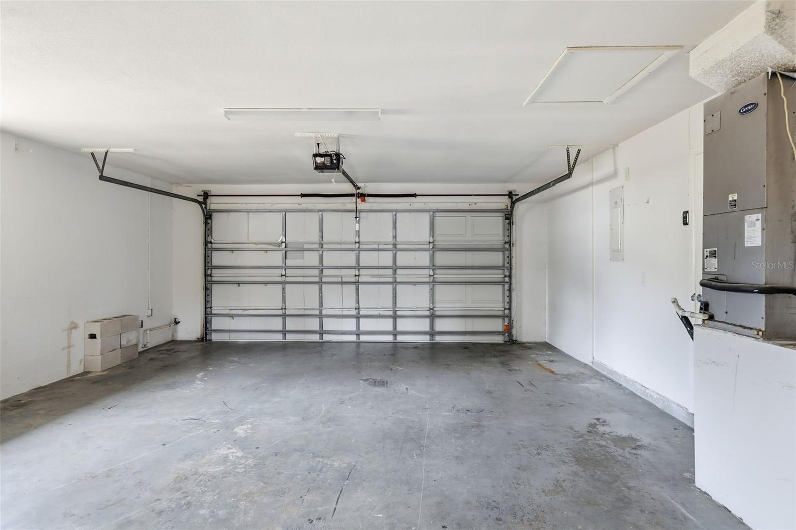 Image 30 of 36 For 920 Lyle Avenue