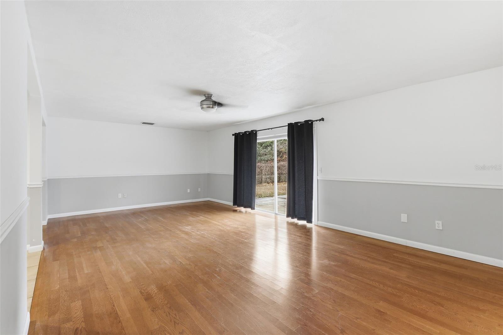 Image 9 of 36 For 920 Lyle Avenue