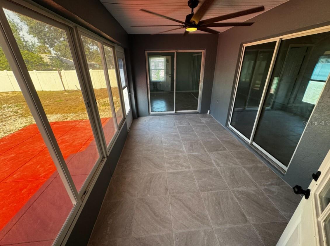 Image 11 of 18 For 7854 62nd Court