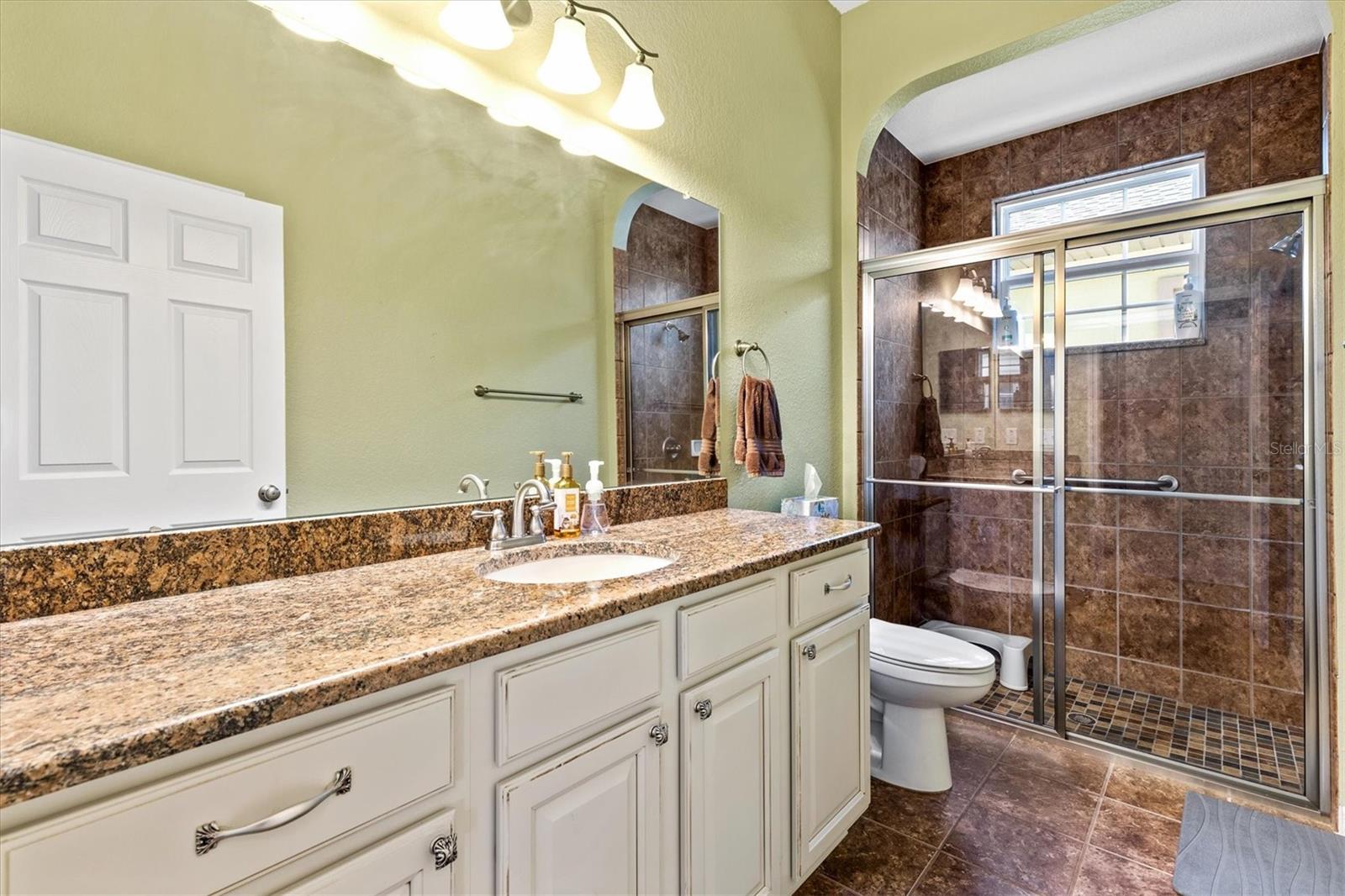 Image 20 of 64 For 10928 168th Loop