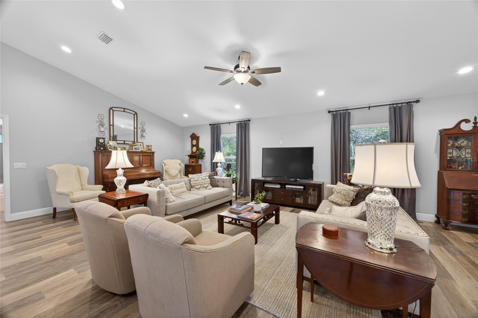 Image 28 of 34 For 10160 41st Avenue