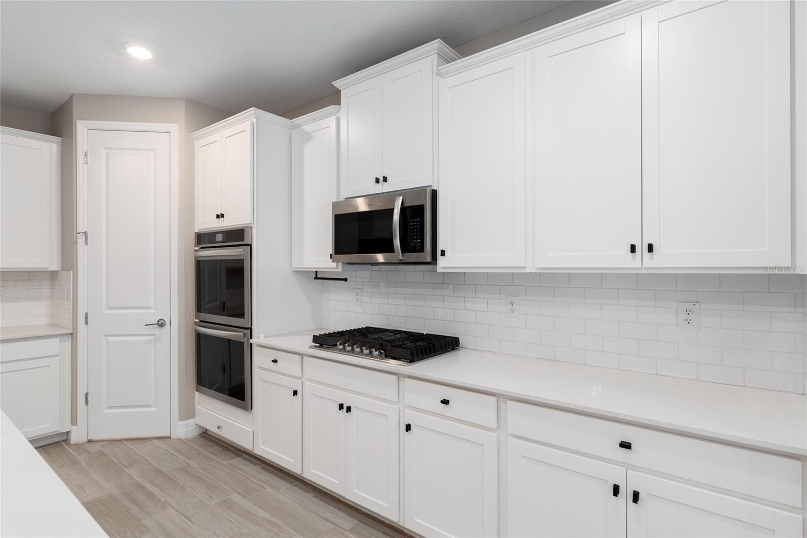 Image 18 of 75 For 4226 11 Avenue