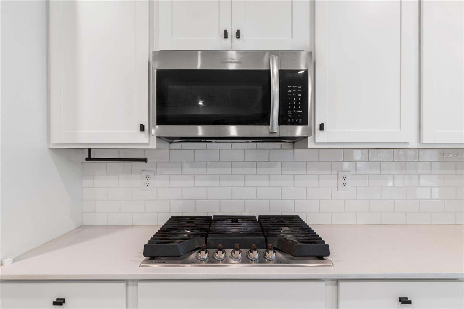 Image 19 of 75 For 4226 11 Avenue