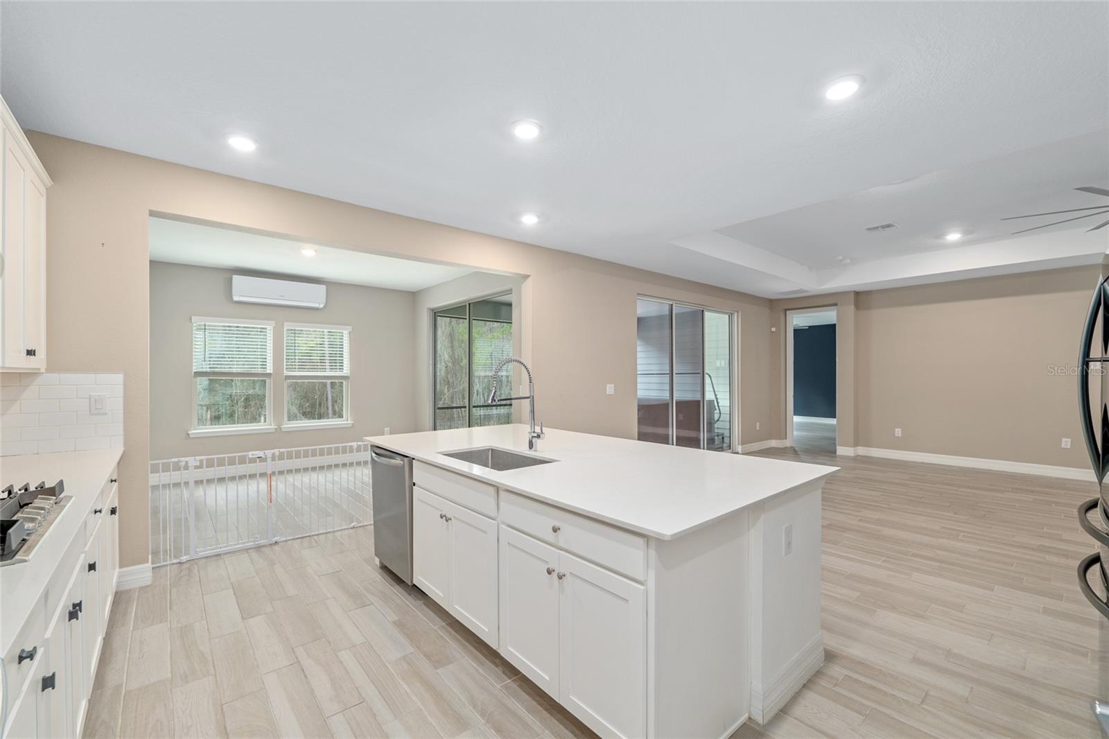 Image 23 of 75 For 4226 11 Avenue