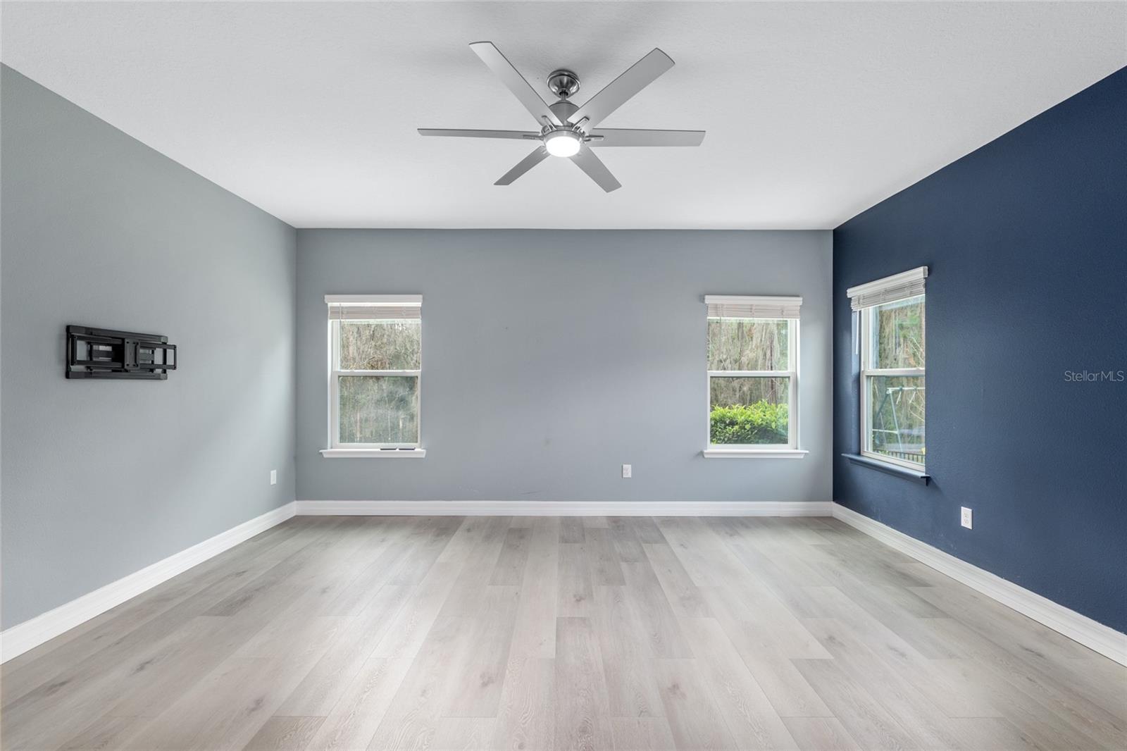 Image 27 of 75 For 4226 11 Avenue