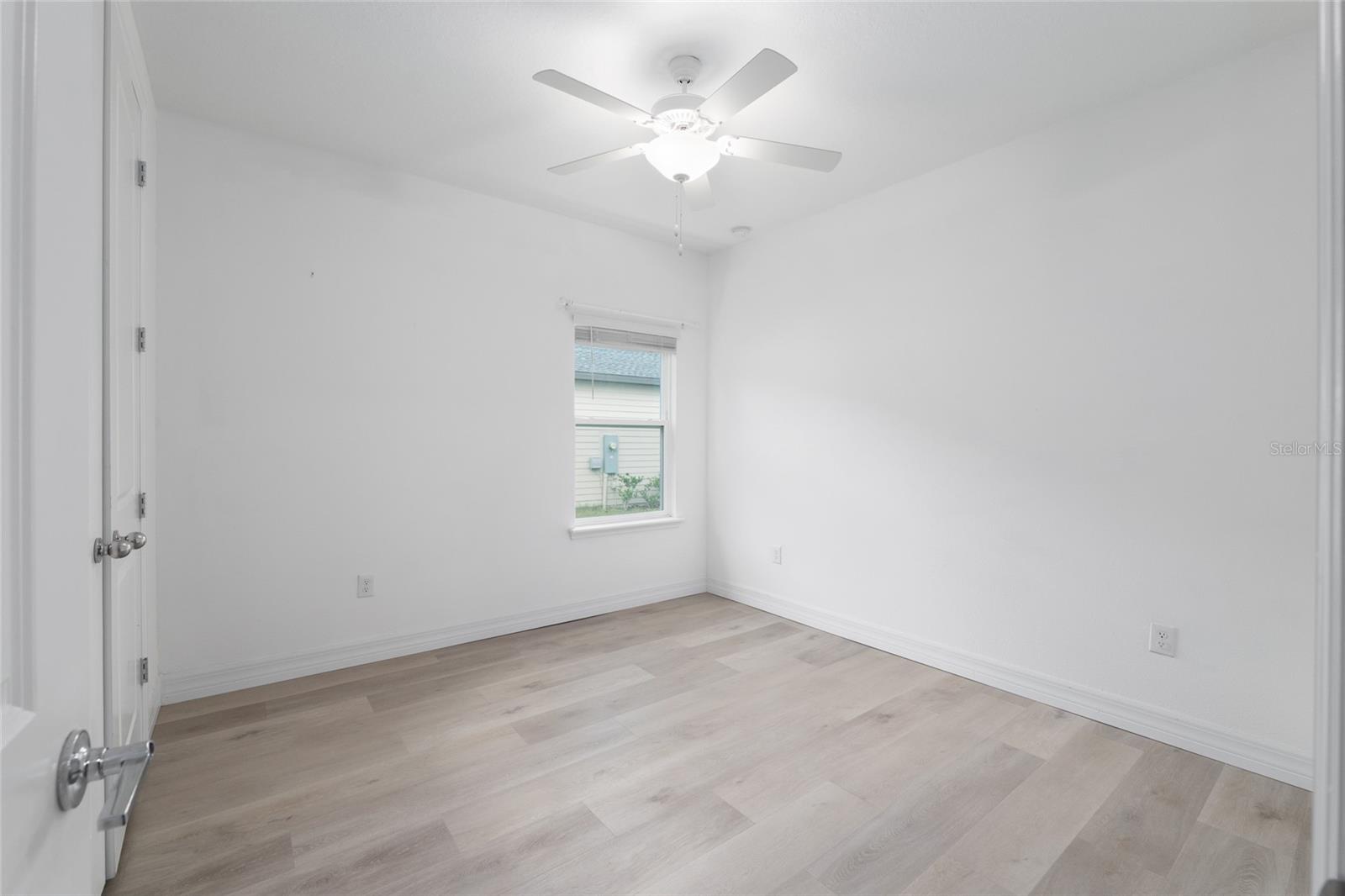 Image 40 of 75 For 4226 11 Avenue