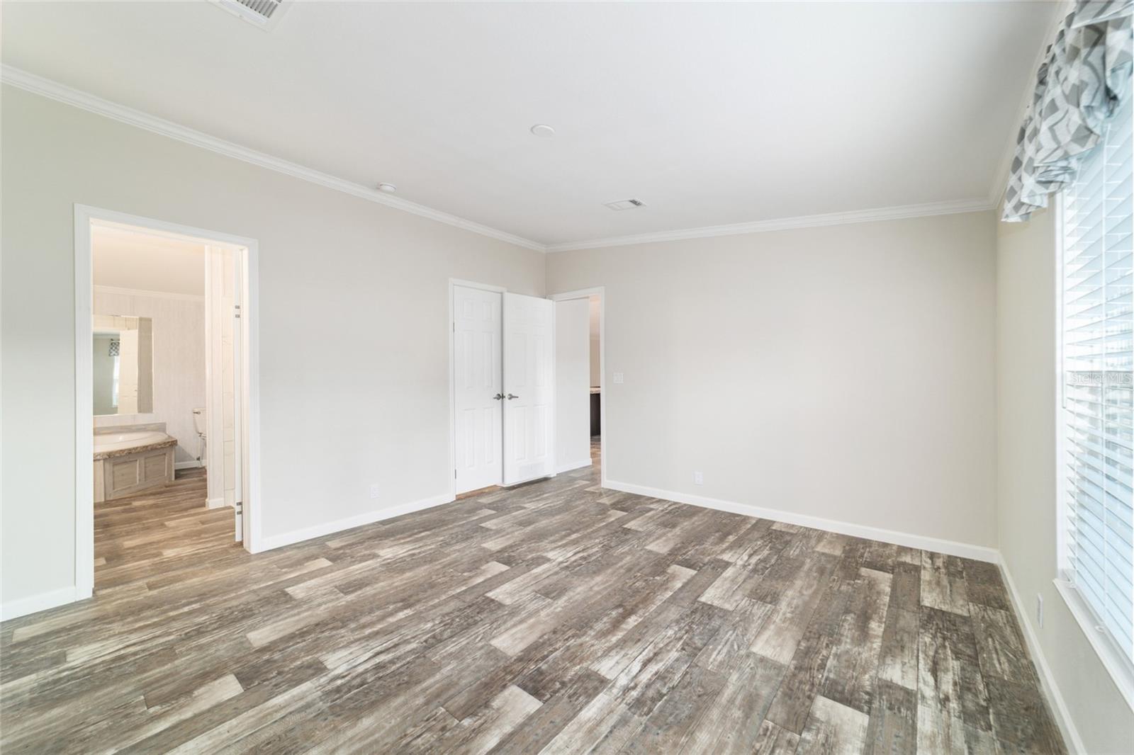 Image 13 of 33 For 13164 18th Street Road