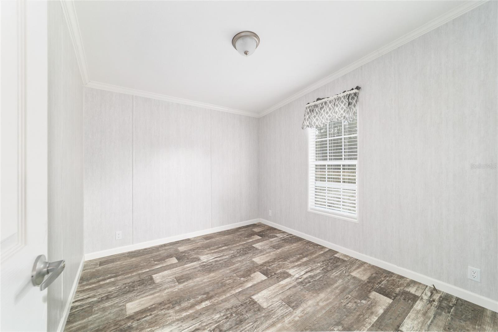 Image 20 of 33 For 13164 18th Street Road