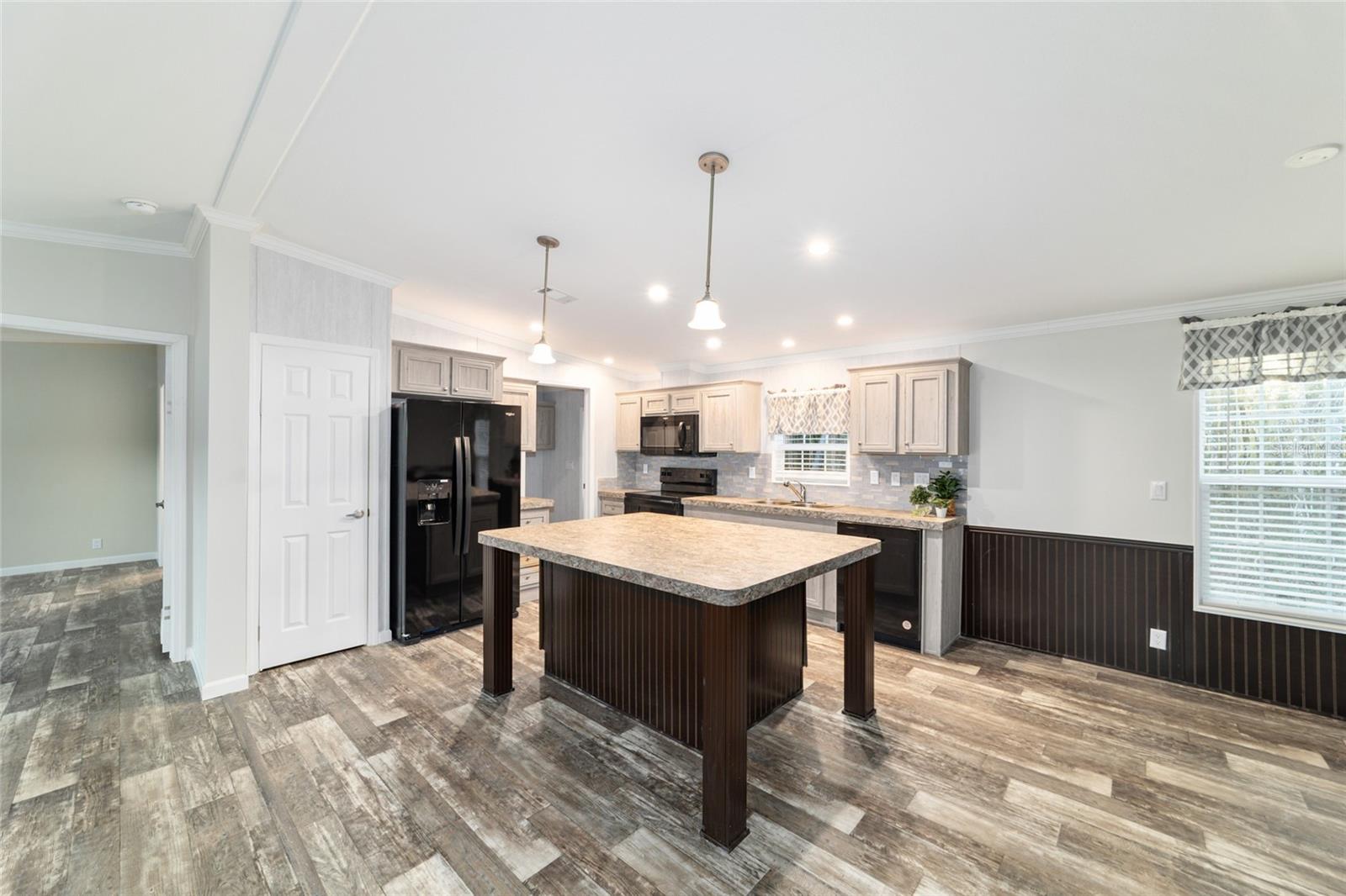 Image 4 of 33 For 13164 18th Street Road