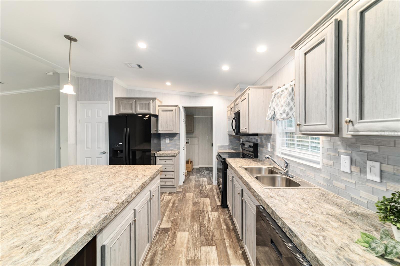 Image 6 of 33 For 13164 18th Street Road