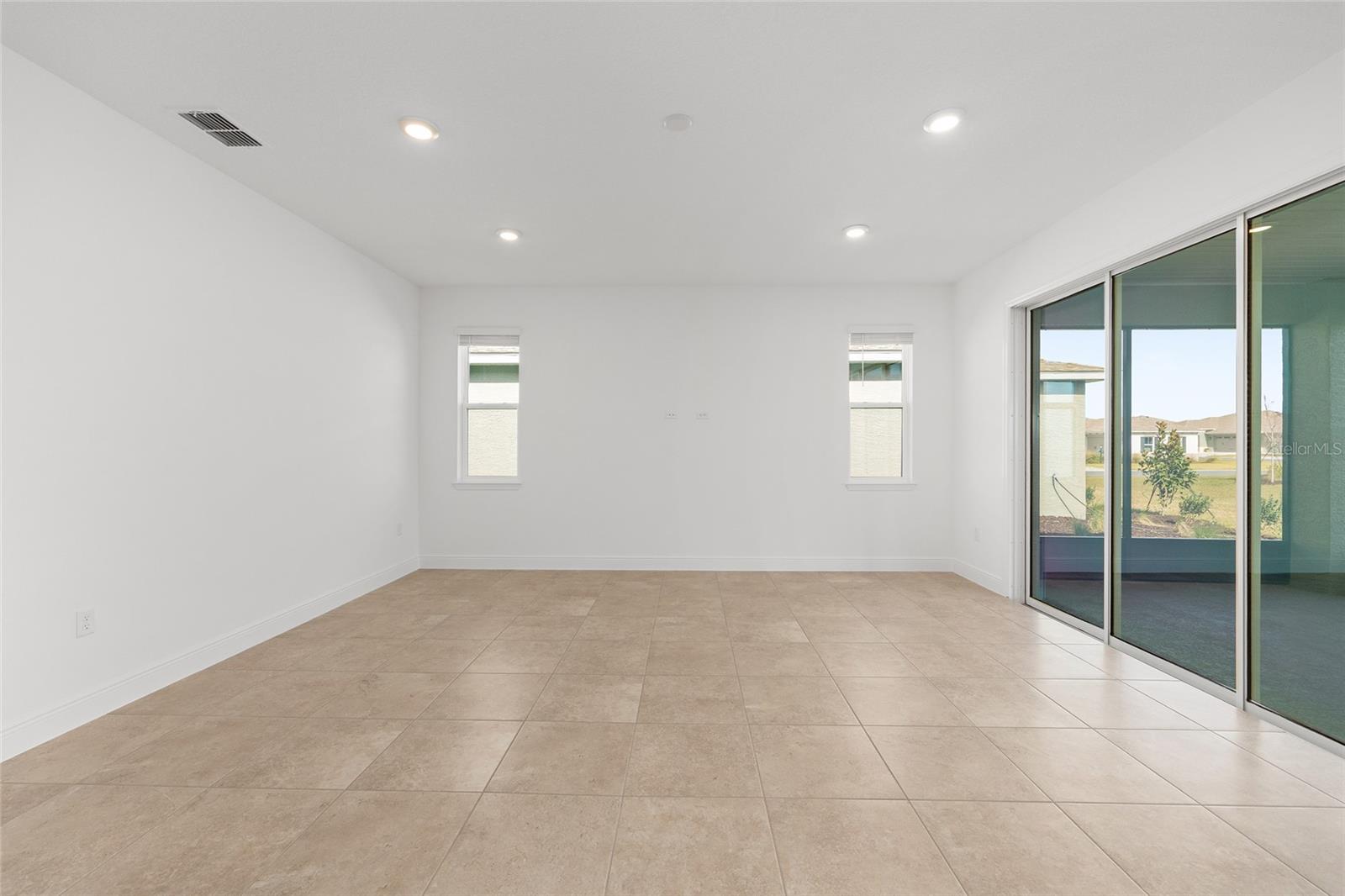 Image 11 of 39 For 8425 101st Avenue