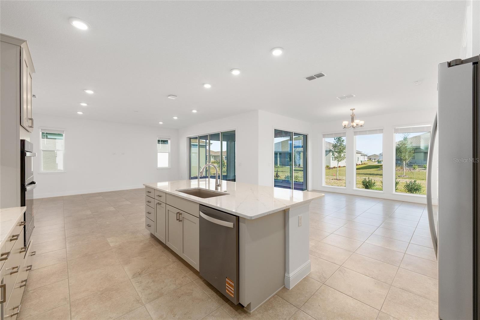 Image 19 of 39 For 8425 101st Avenue