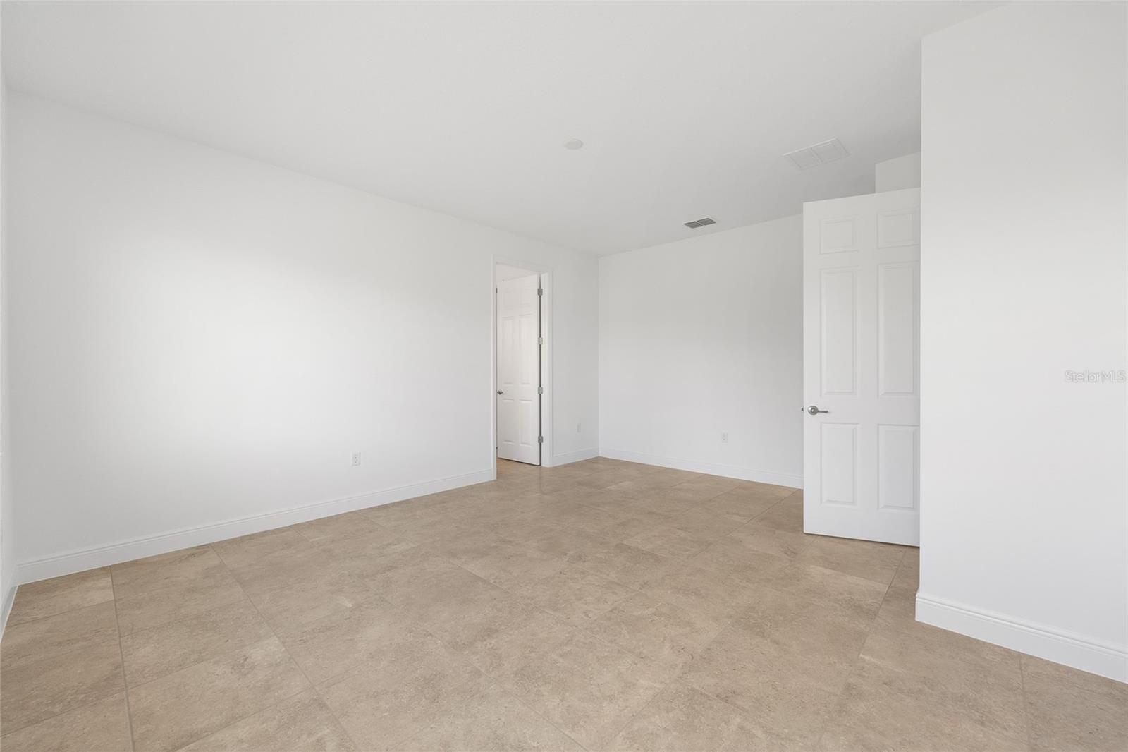 Image 21 of 39 For 8425 101st Avenue