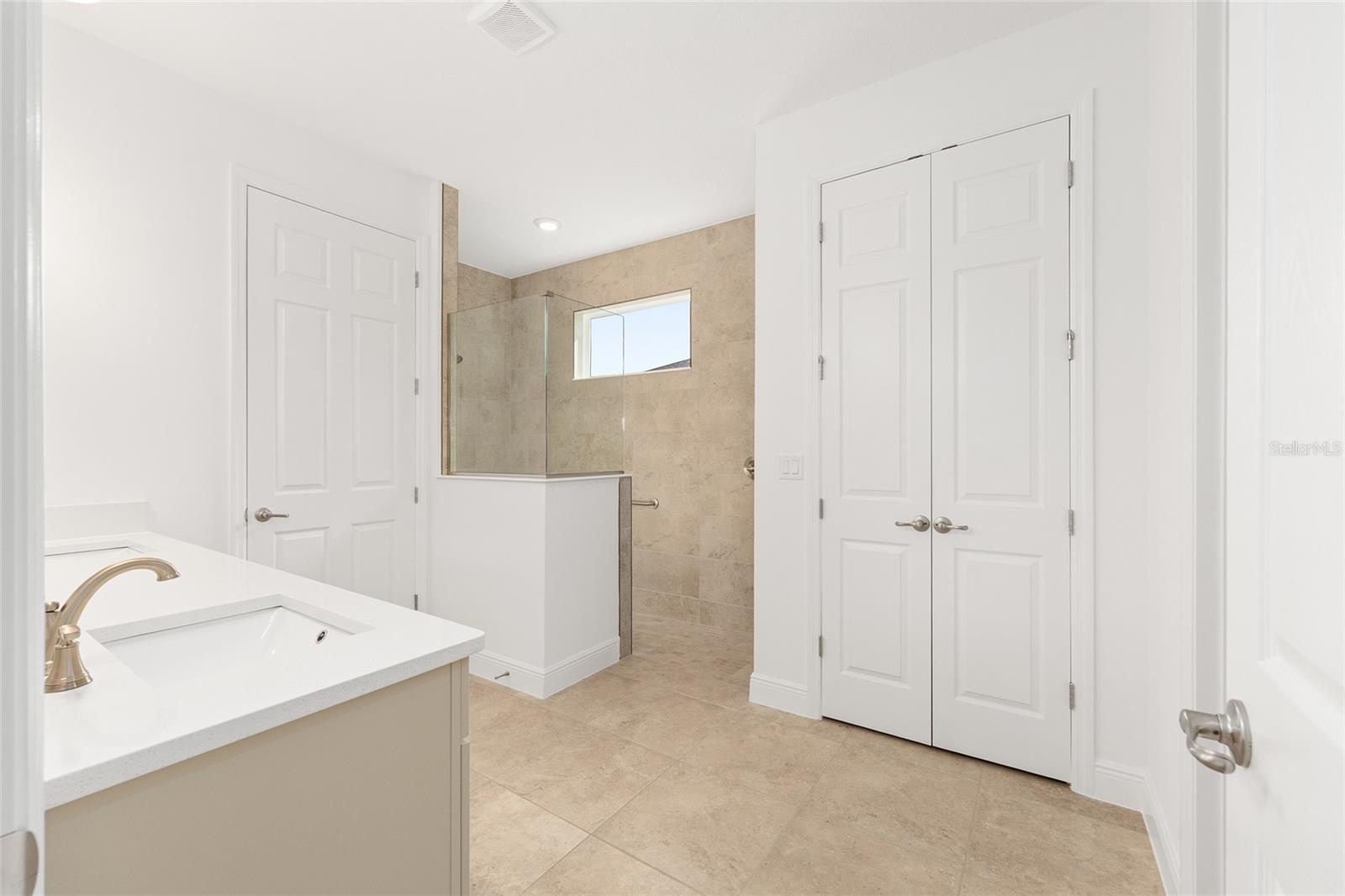 Image 23 of 39 For 8425 101st Avenue