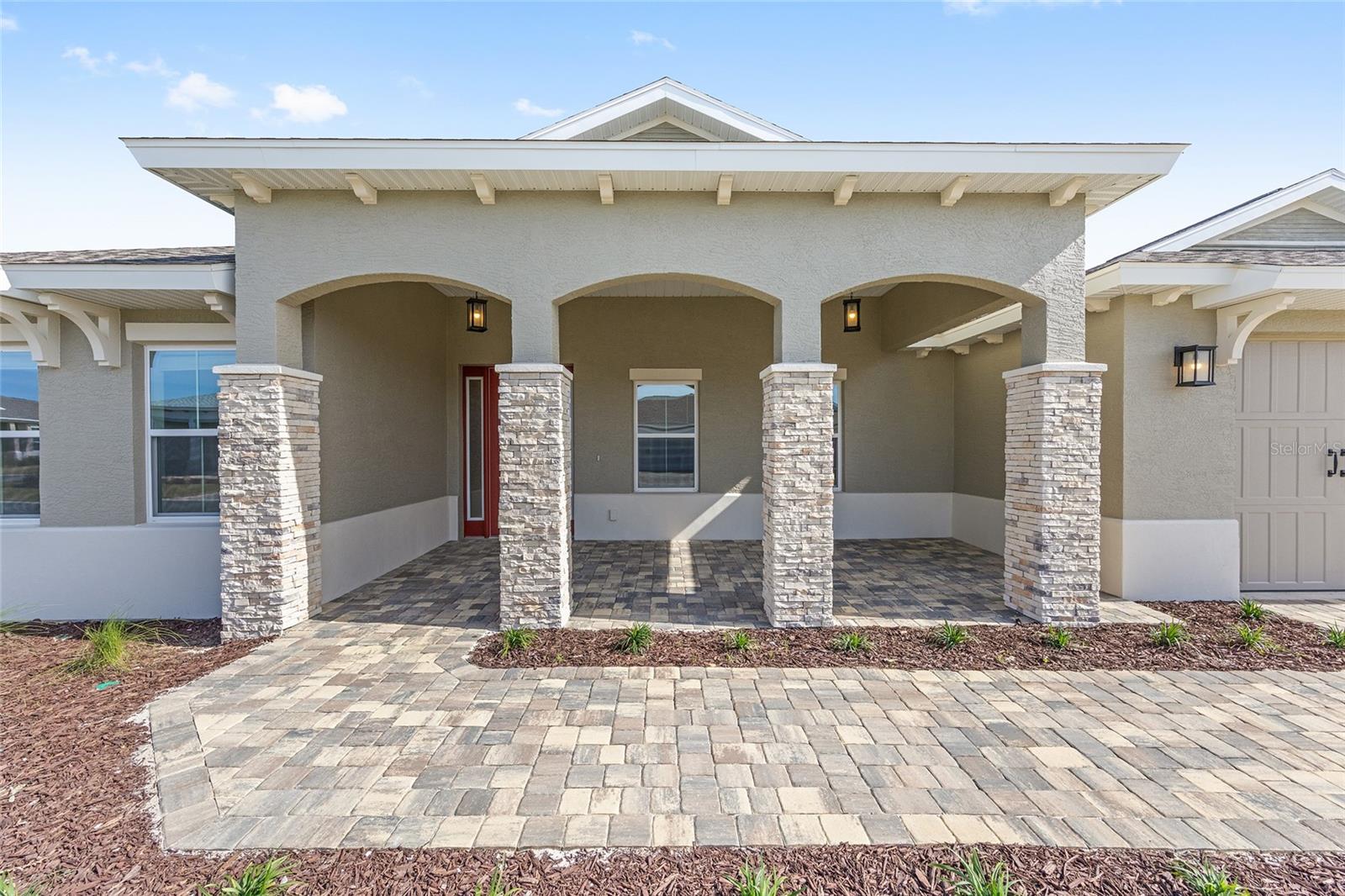 Image 6 of 39 For 8425 101st Avenue