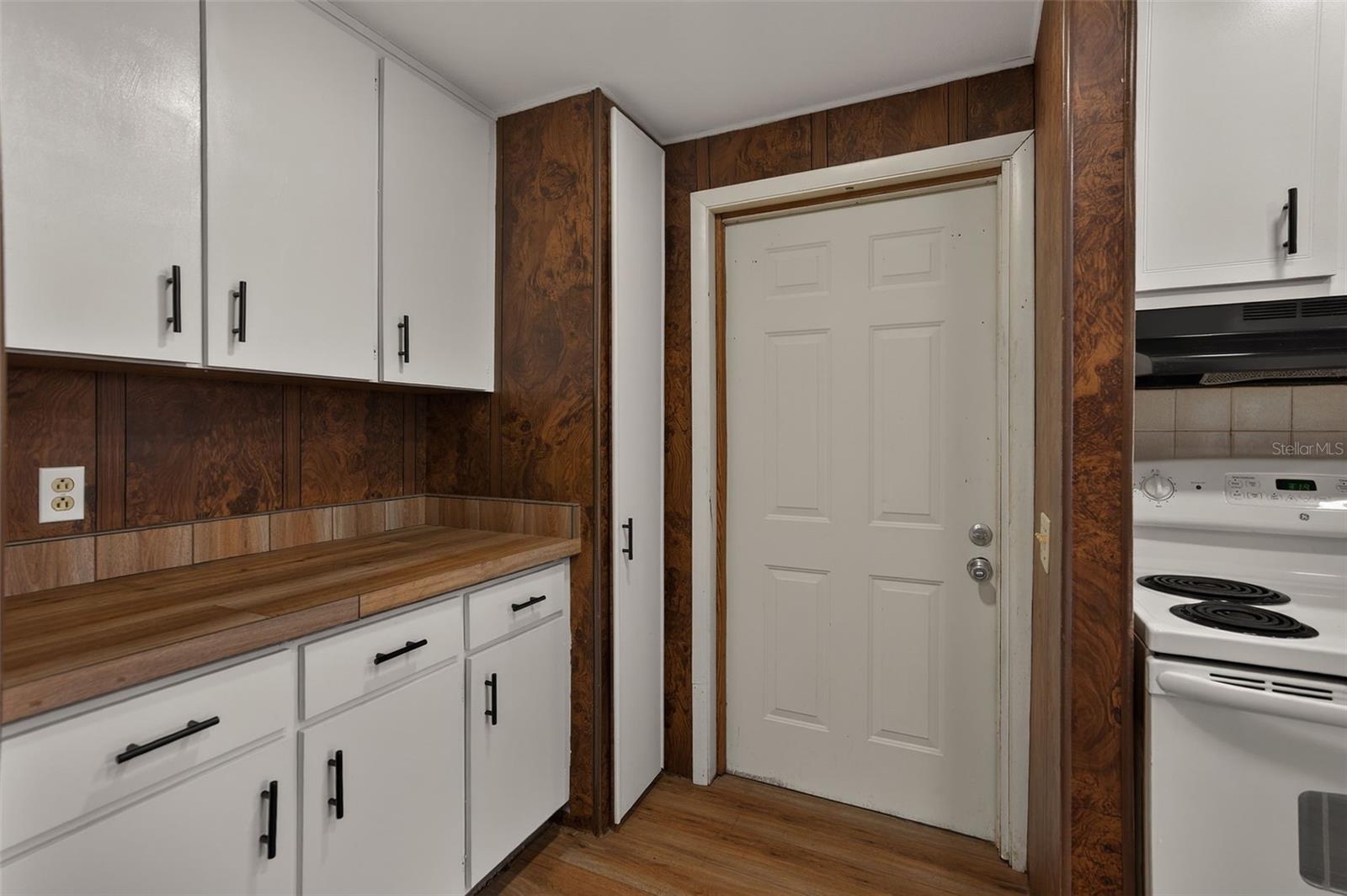 Image 21 of 56 For 5675 Sandalwood Way