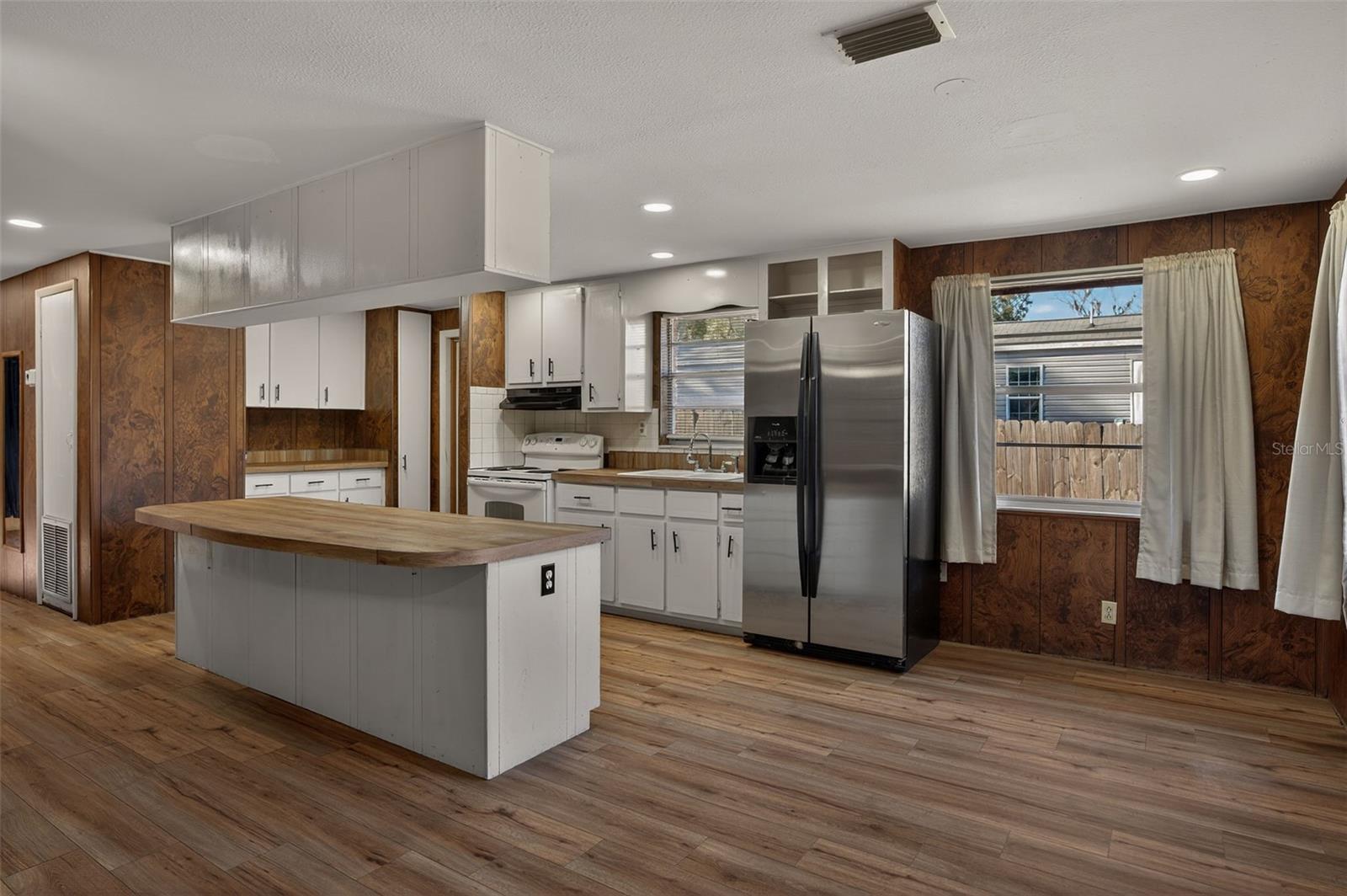 Image 22 of 56 For 5675 Sandalwood Way