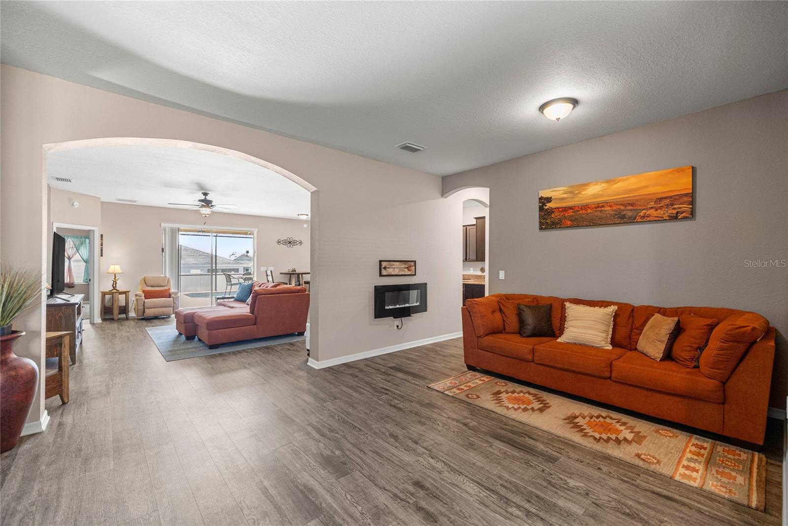 Image 11 of 37 For 8923 42nd Court