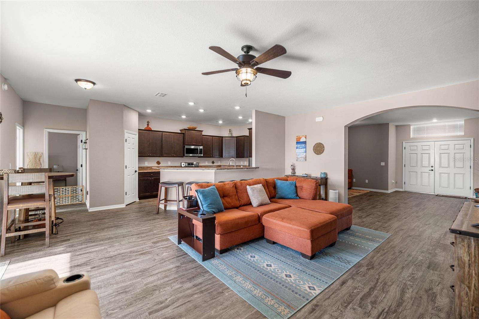 Image 14 of 37 For 8923 42nd Court