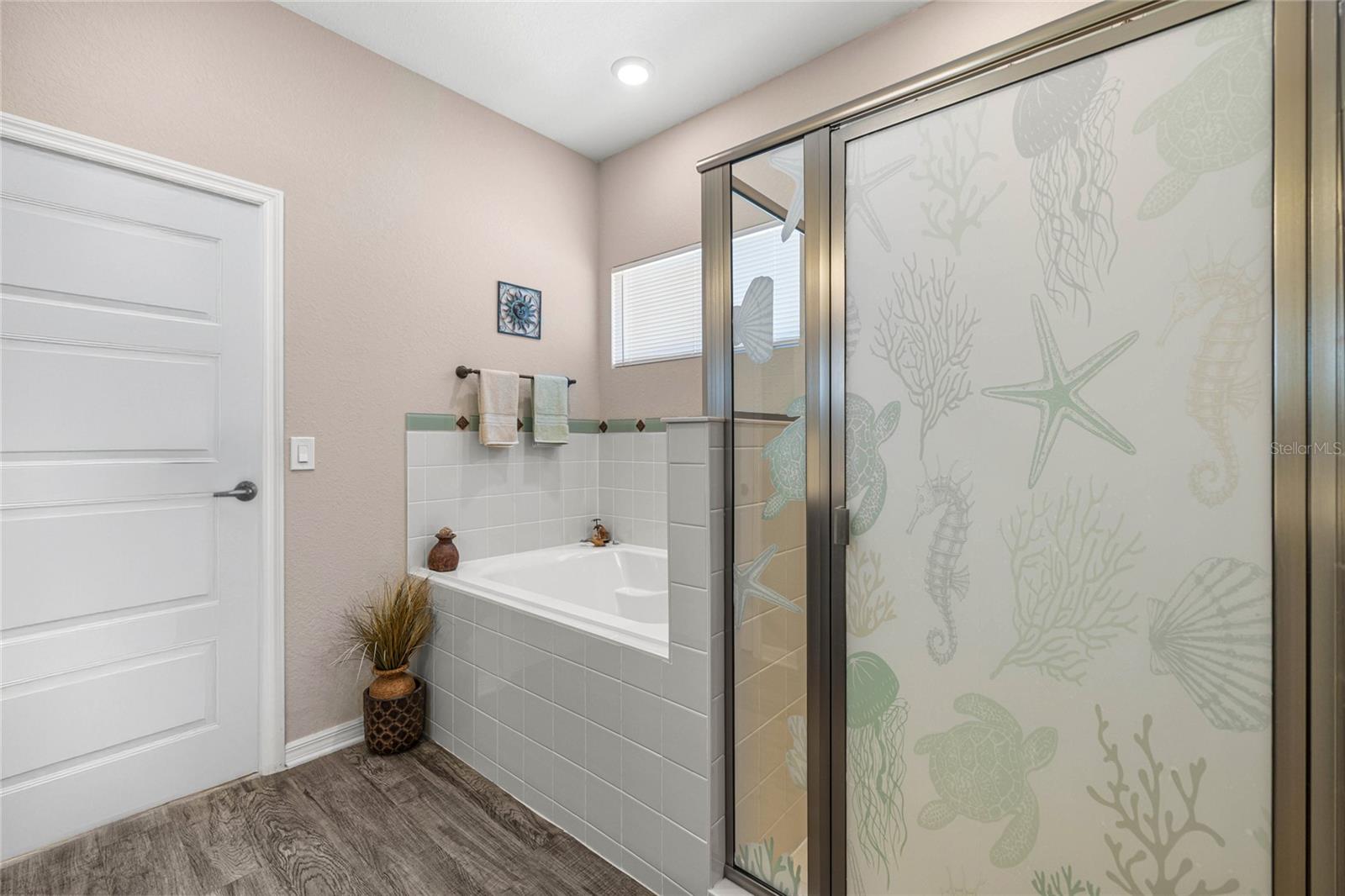 Image 23 of 37 For 8923 42nd Court