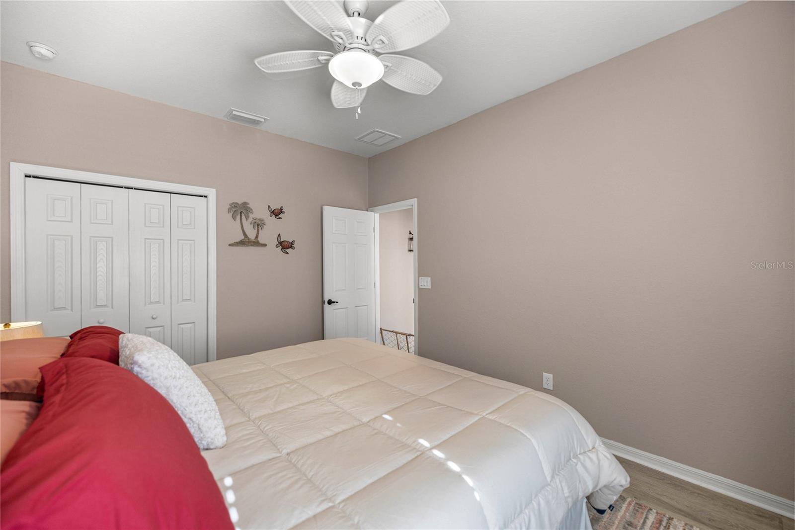 Image 26 of 37 For 8923 42nd Court