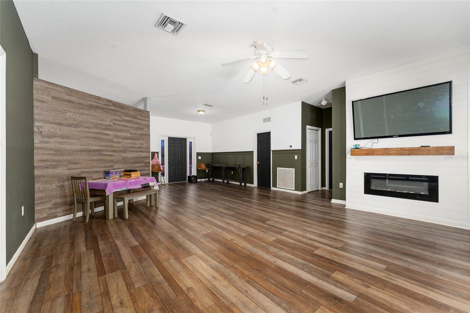 Image 13 of 44 For 855 107th Court