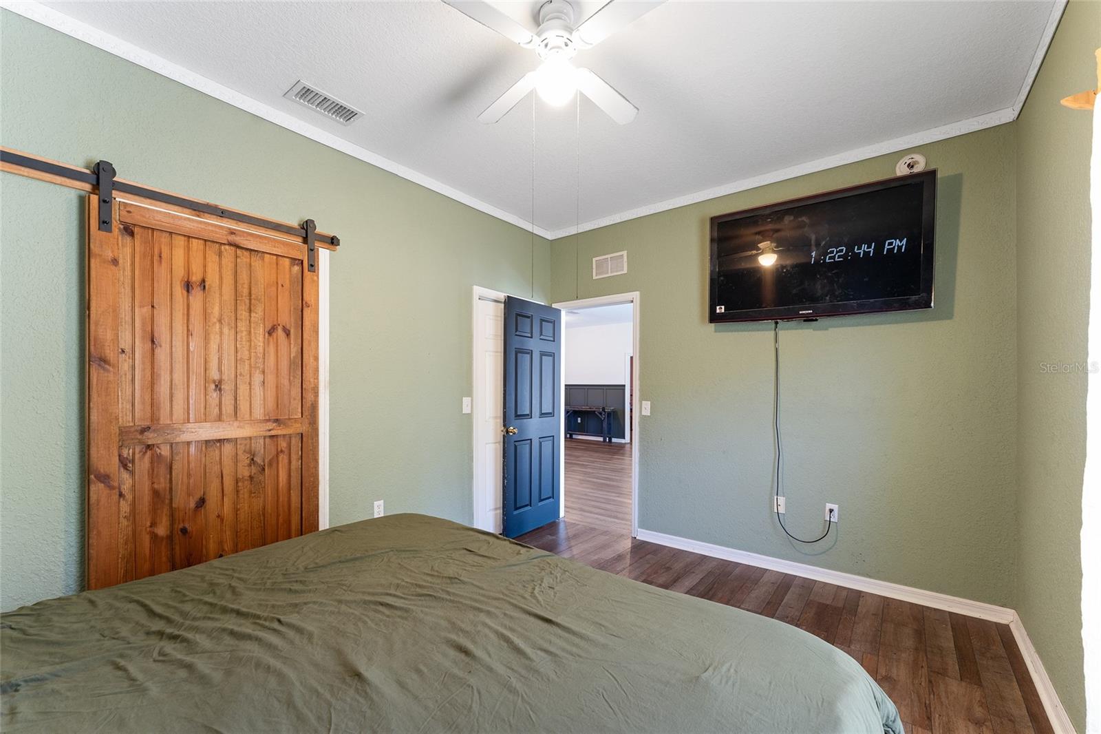 Image 21 of 44 For 855 107th Court