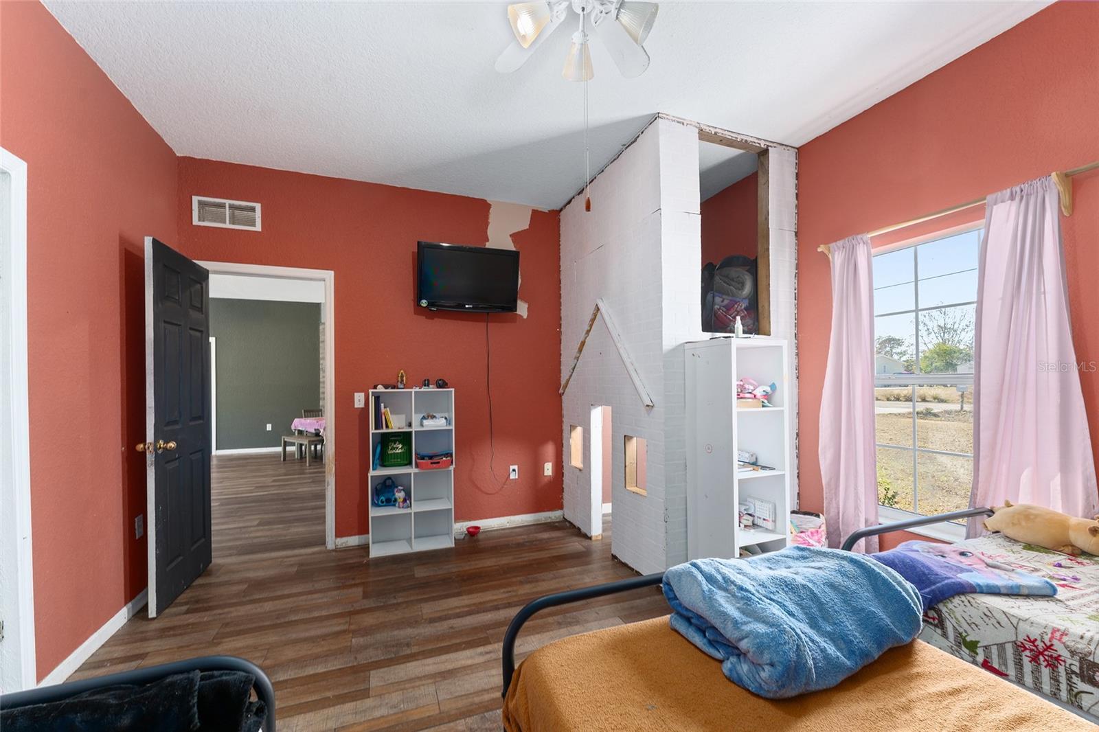 Image 28 of 44 For 855 107th Court