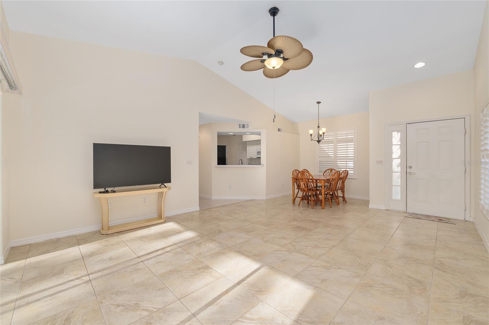 Image 12 of 52 For 5411 Admiral Way 4-101