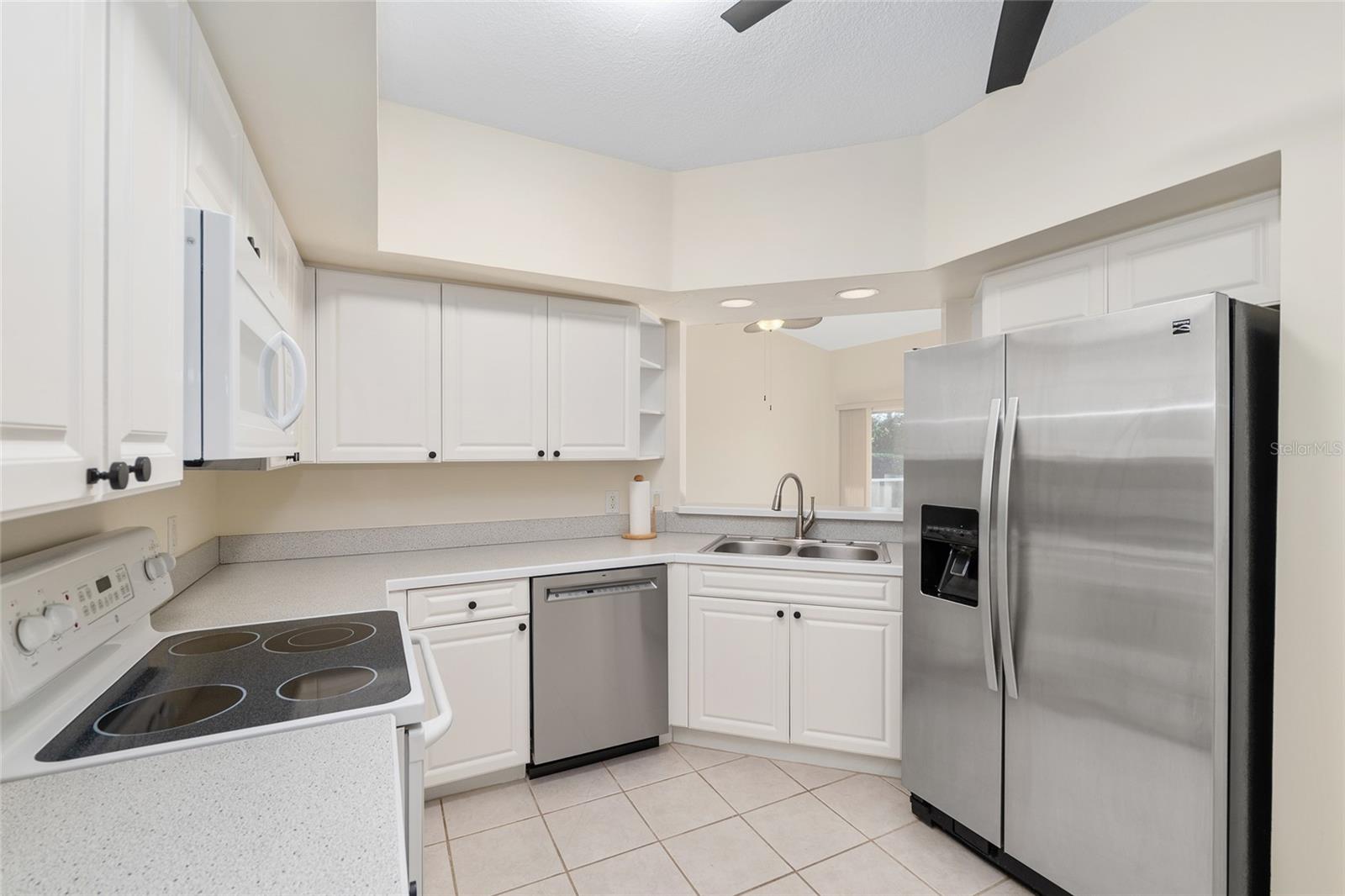 Image 21 of 52 For 5411 Admiral Way 4-101