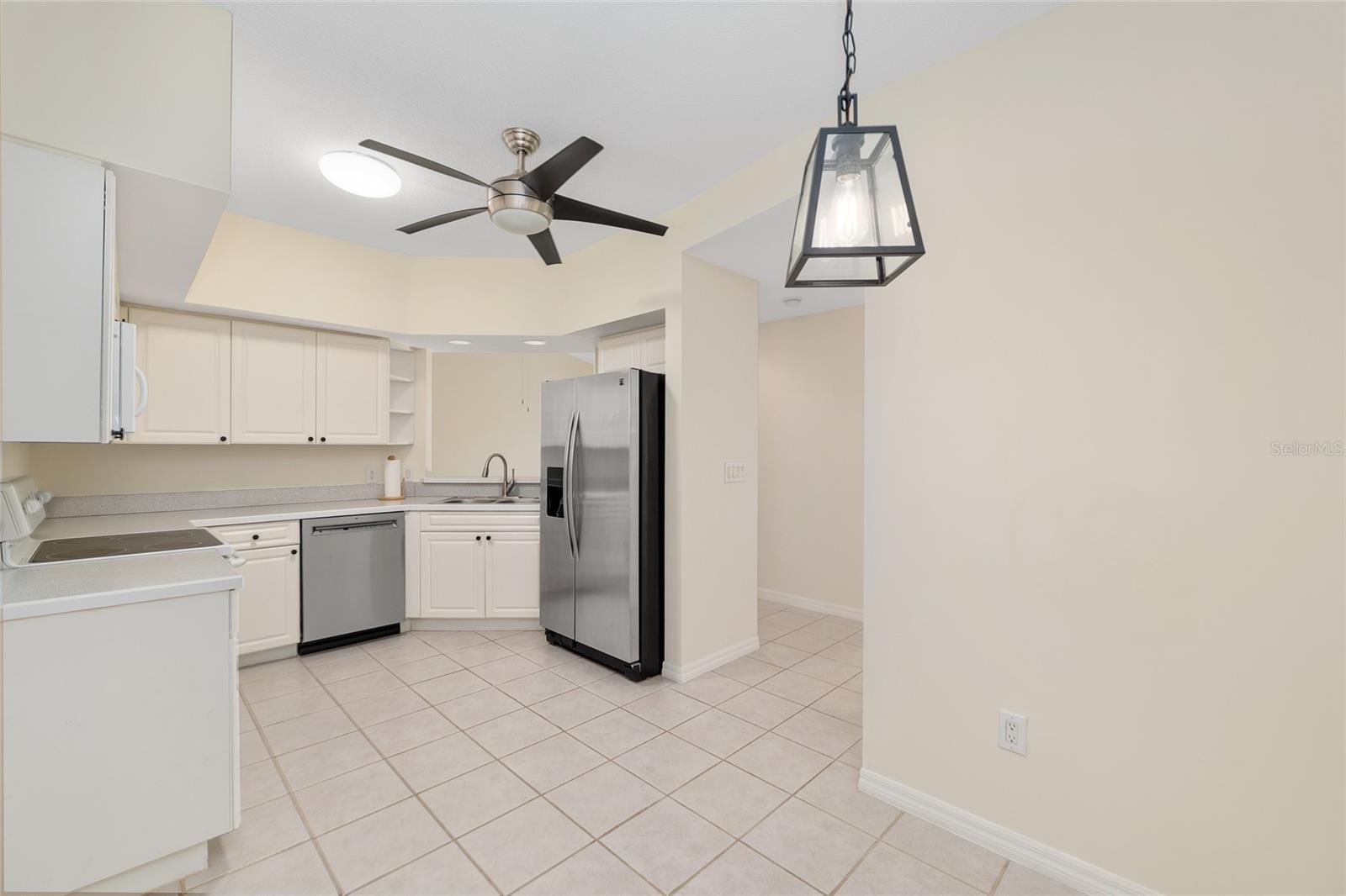 Image 24 of 52 For 5411 Admiral Way 4-101