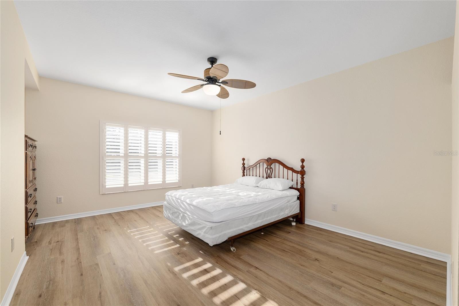 Image 25 of 52 For 5411 Admiral Way 4-101