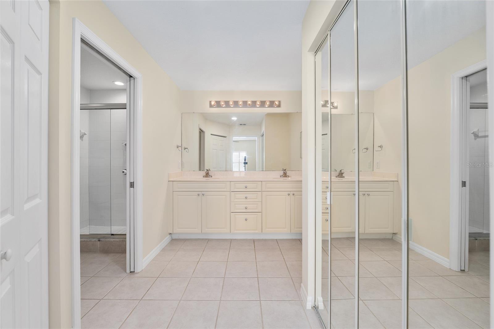 Image 28 of 52 For 5411 Admiral Way 4-101