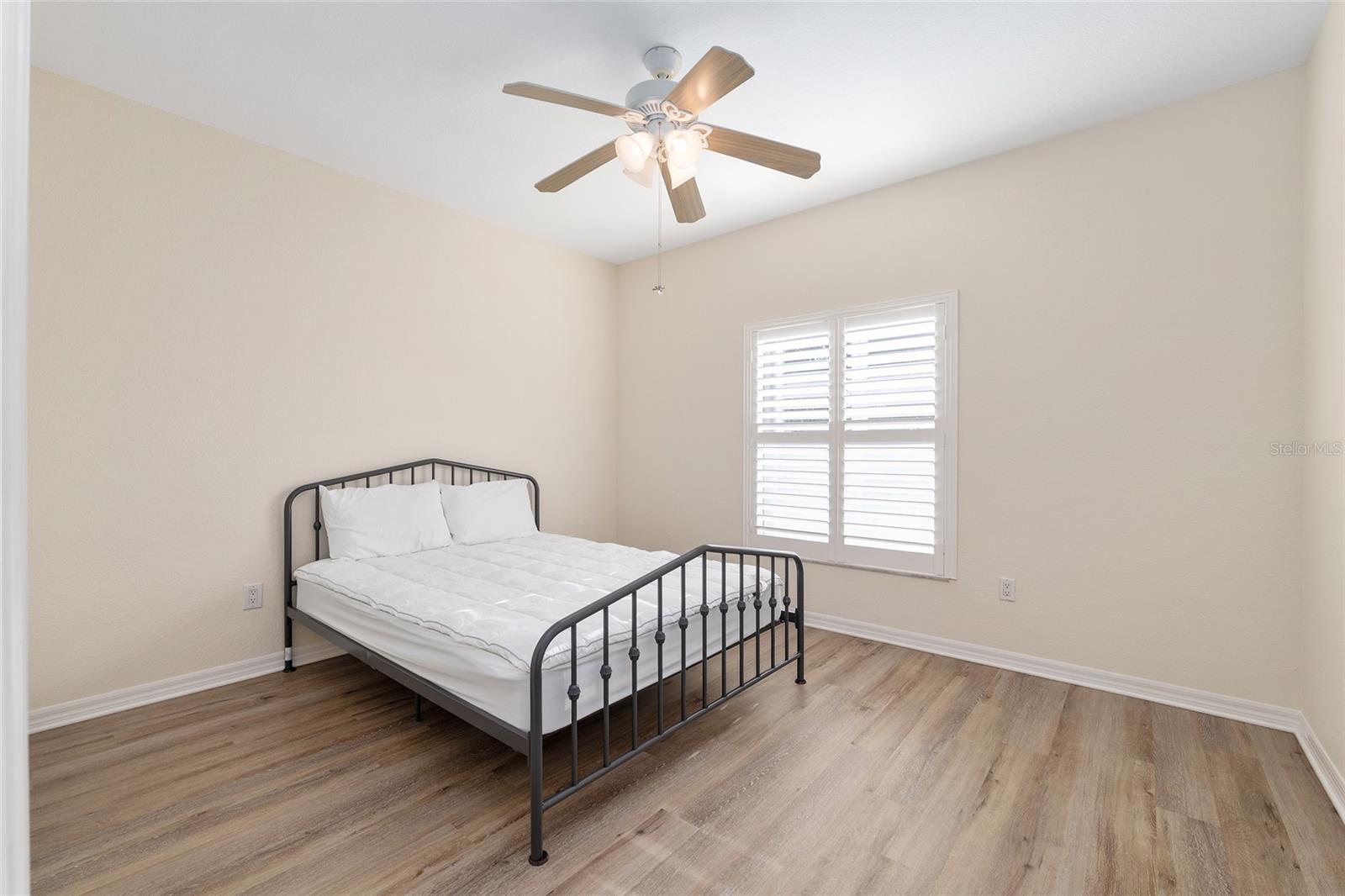 Image 35 of 52 For 5411 Admiral Way 4-101