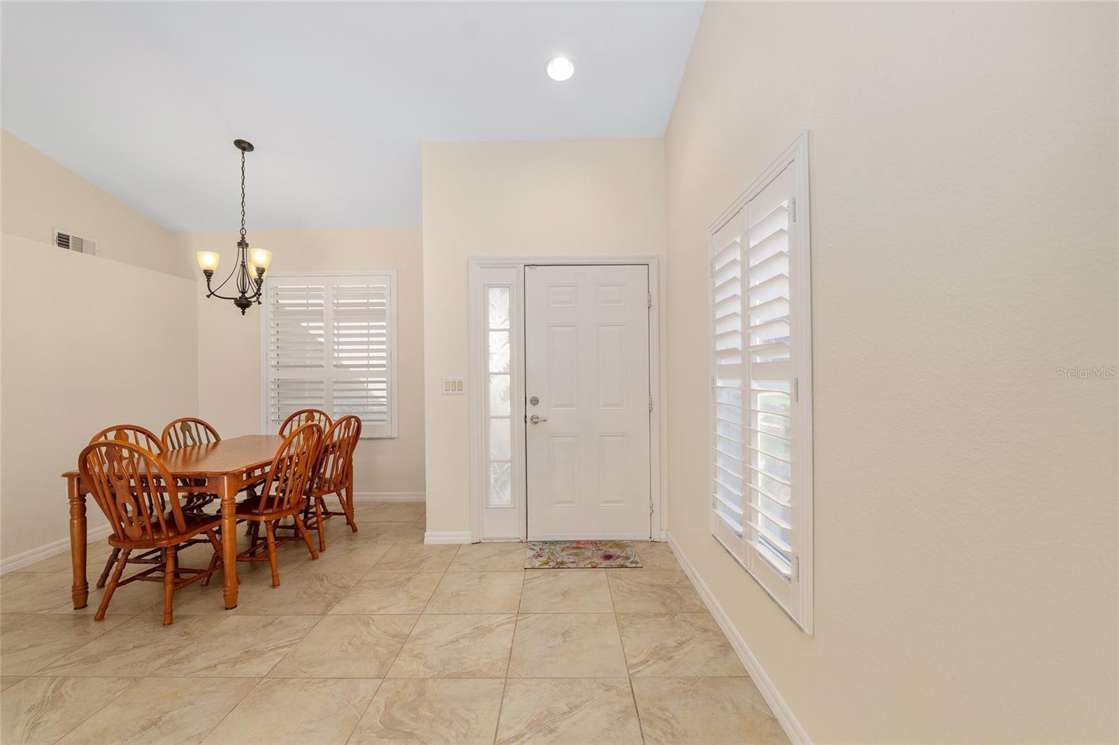 Image 9 of 52 For 5411 Admiral Way 4-101