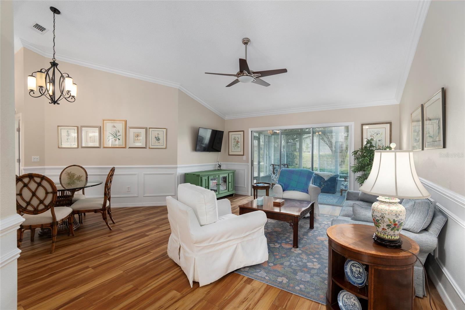 Image 11 of 79 For 2318 50th Avenue