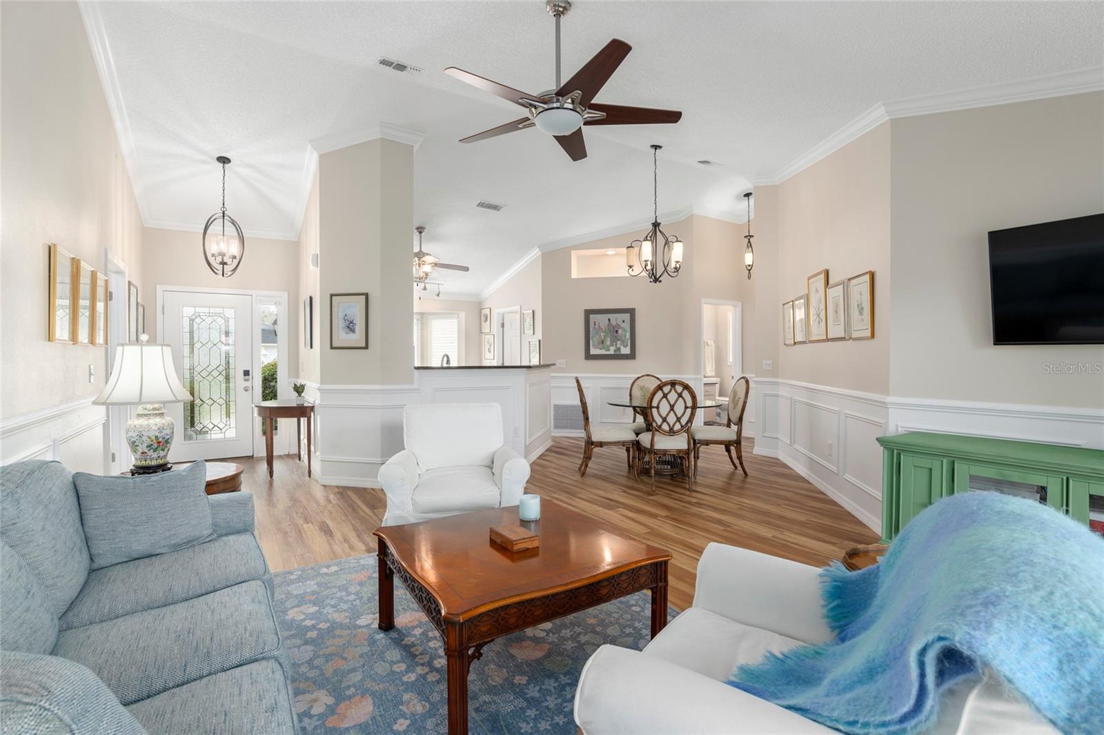 Image 15 of 79 For 2318 50th Avenue