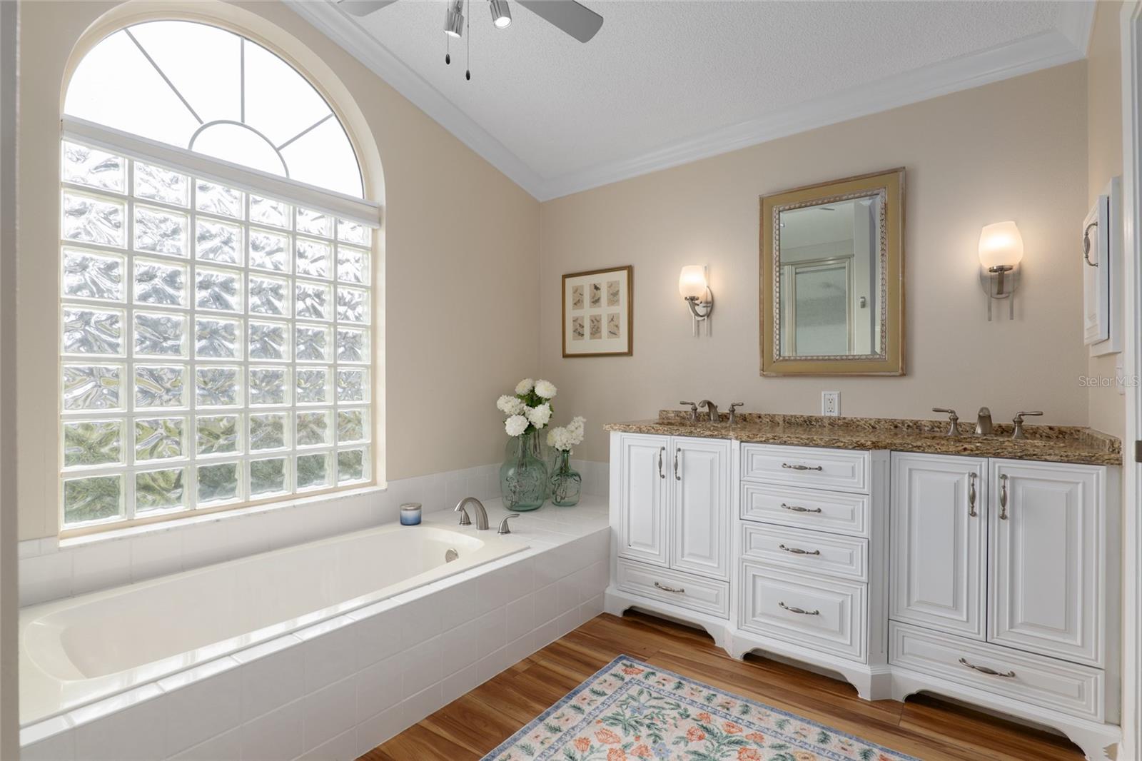 Image 38 of 79 For 2318 50th Avenue