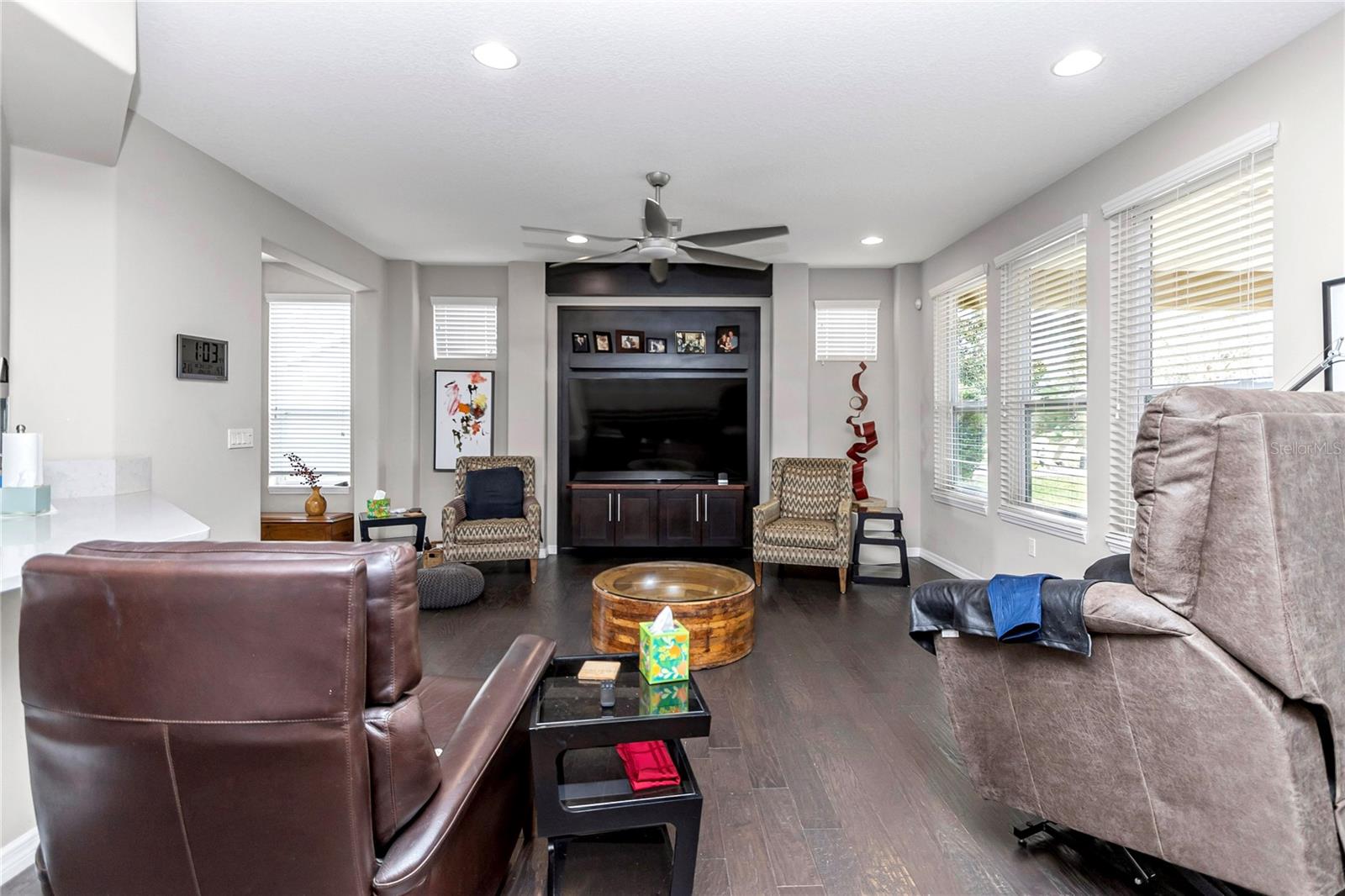 Image 6 of 49 For 5423 35th Lane Road