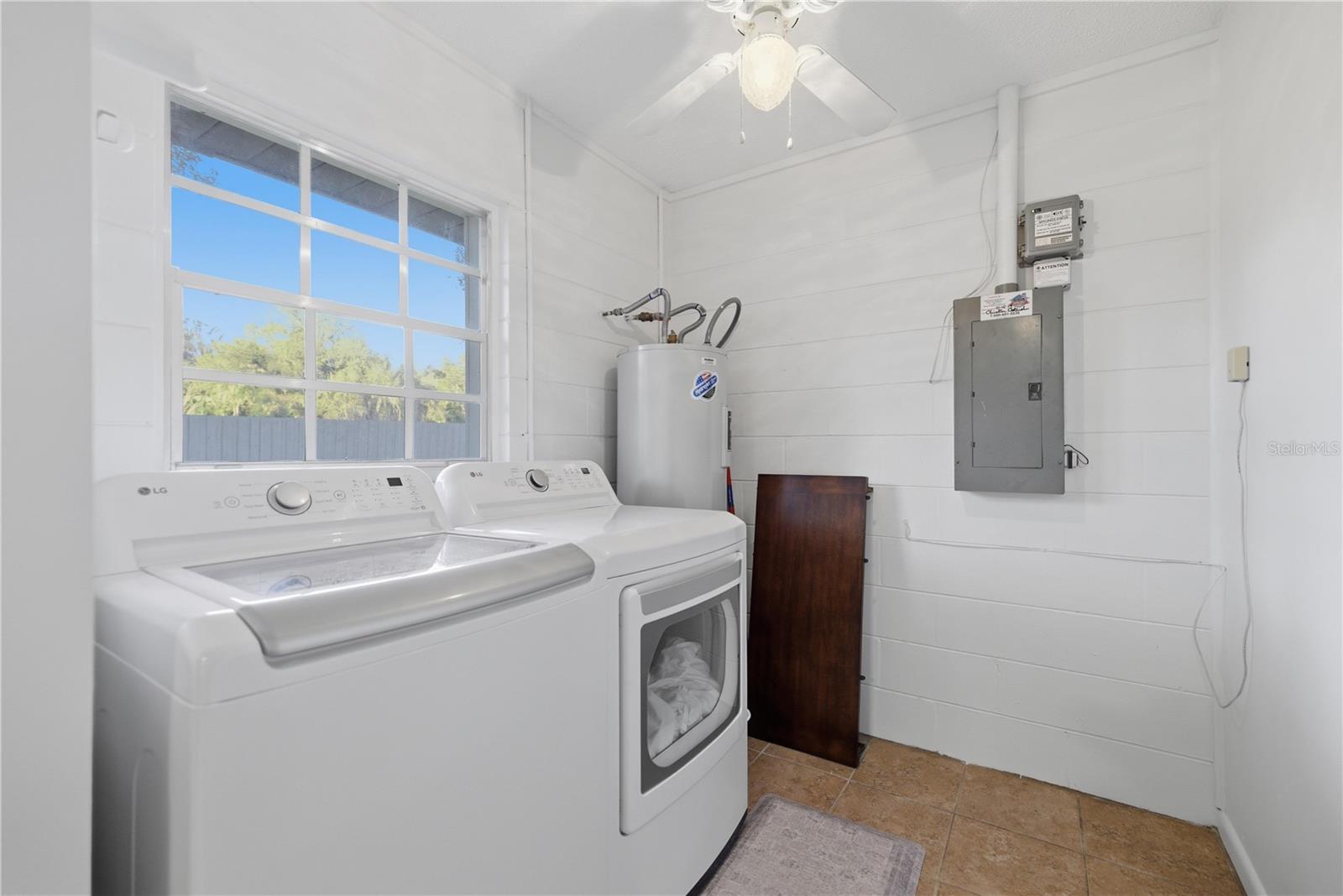 Image 24 of 37 For 12178 Palmetto Way