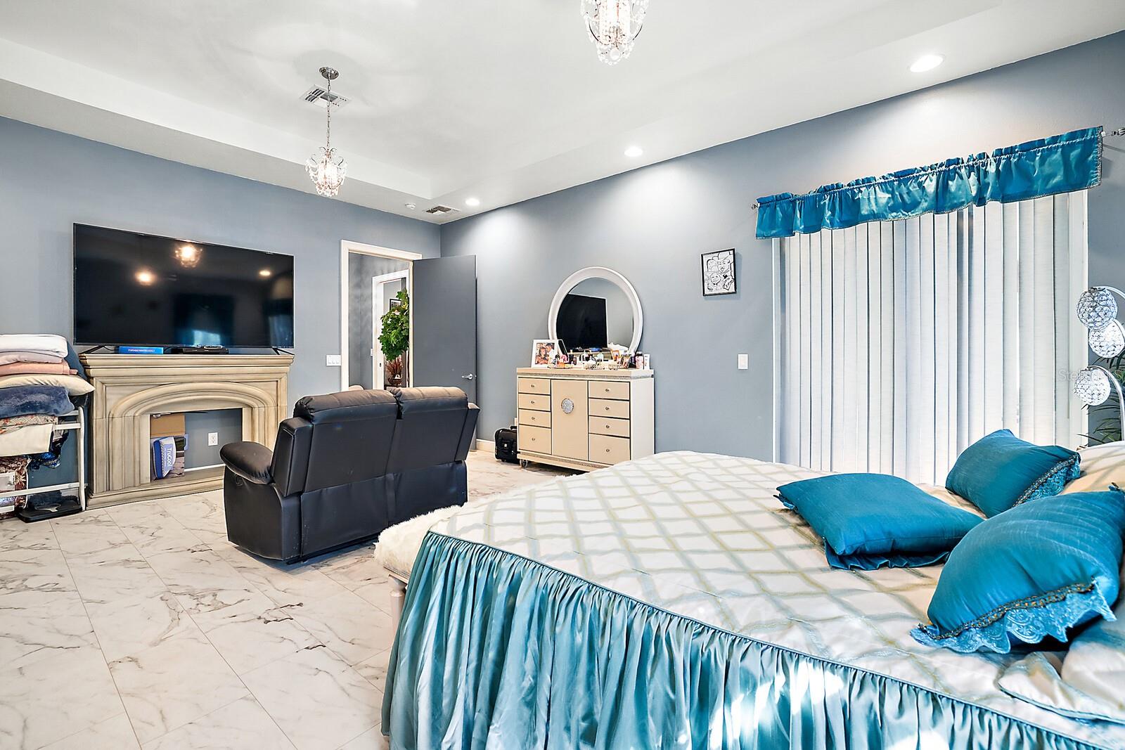 Image 18 of 35 For 4562 136th Lane