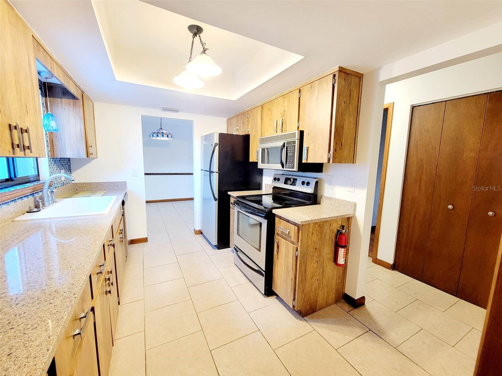 Image 4 of 17 For 9760 101st Lane