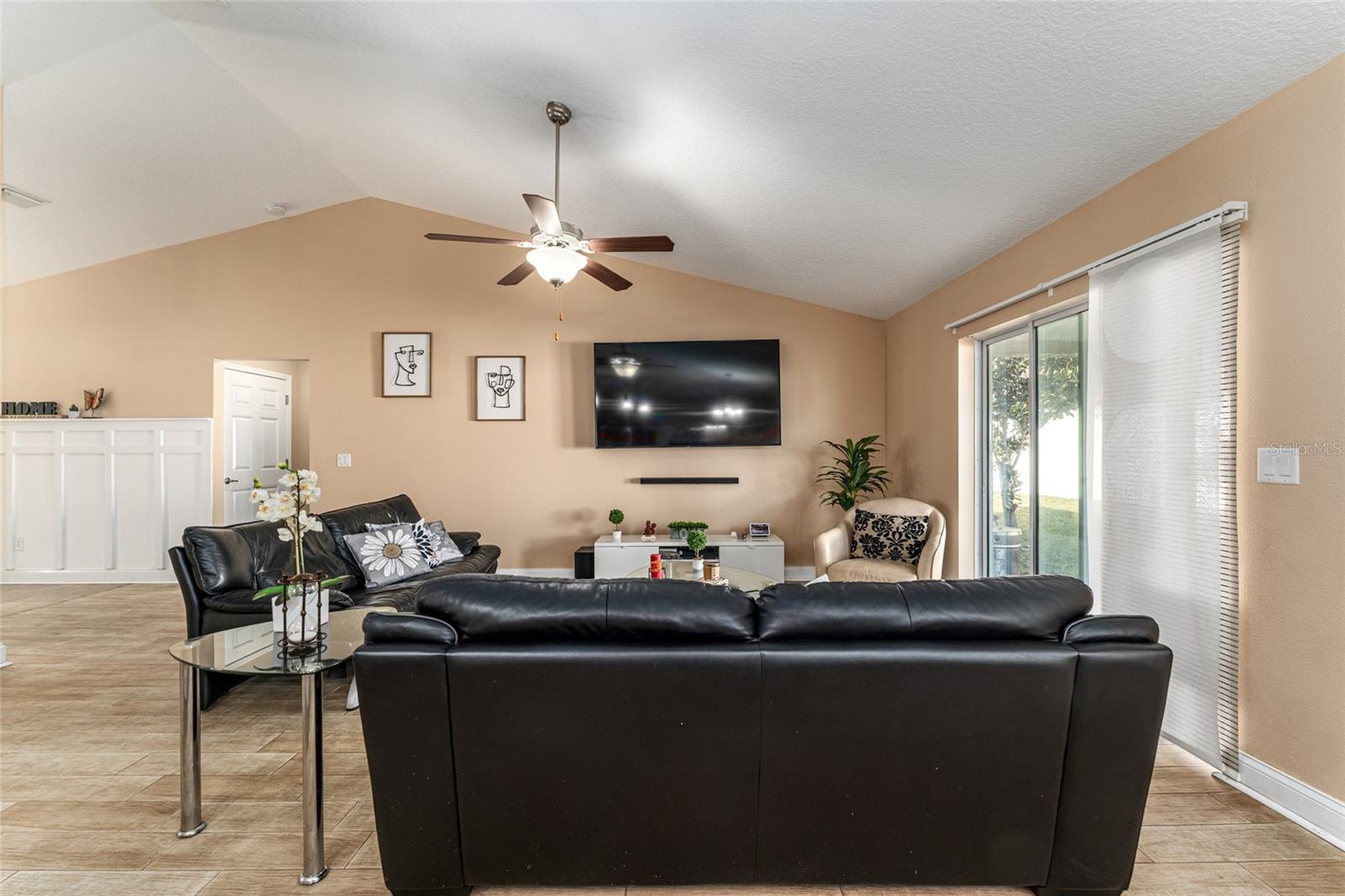 Image 16 of 89 For 9961 55th Avenue