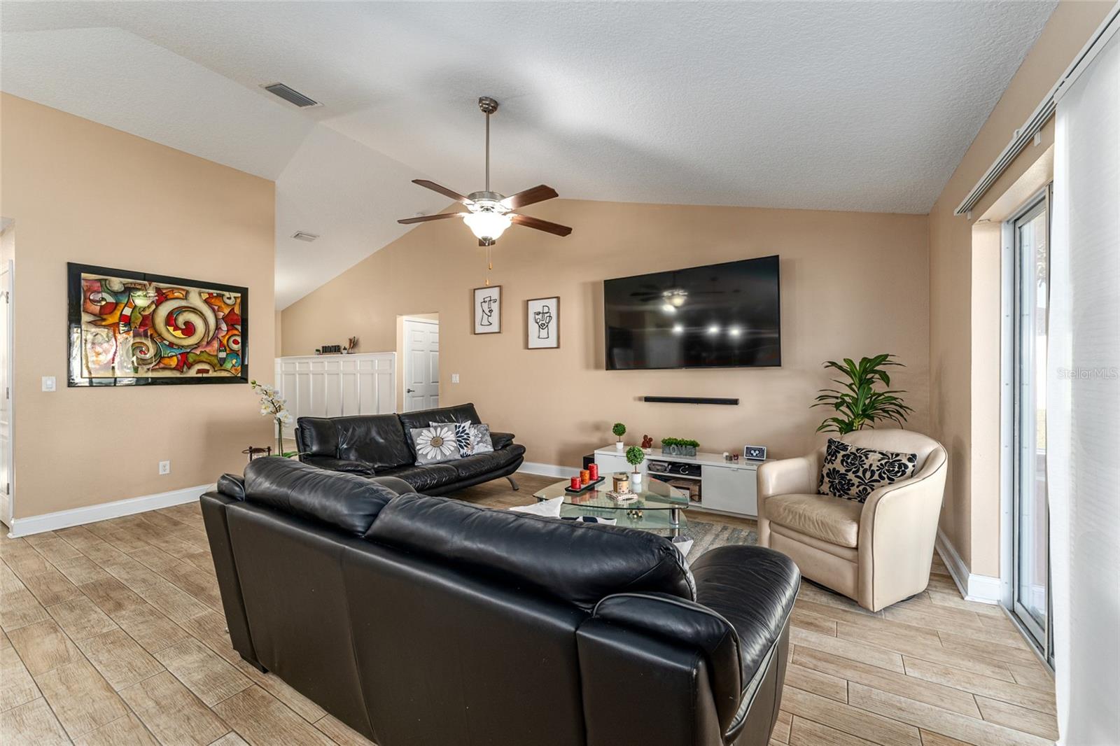 Image 17 of 89 For 9961 55th Avenue