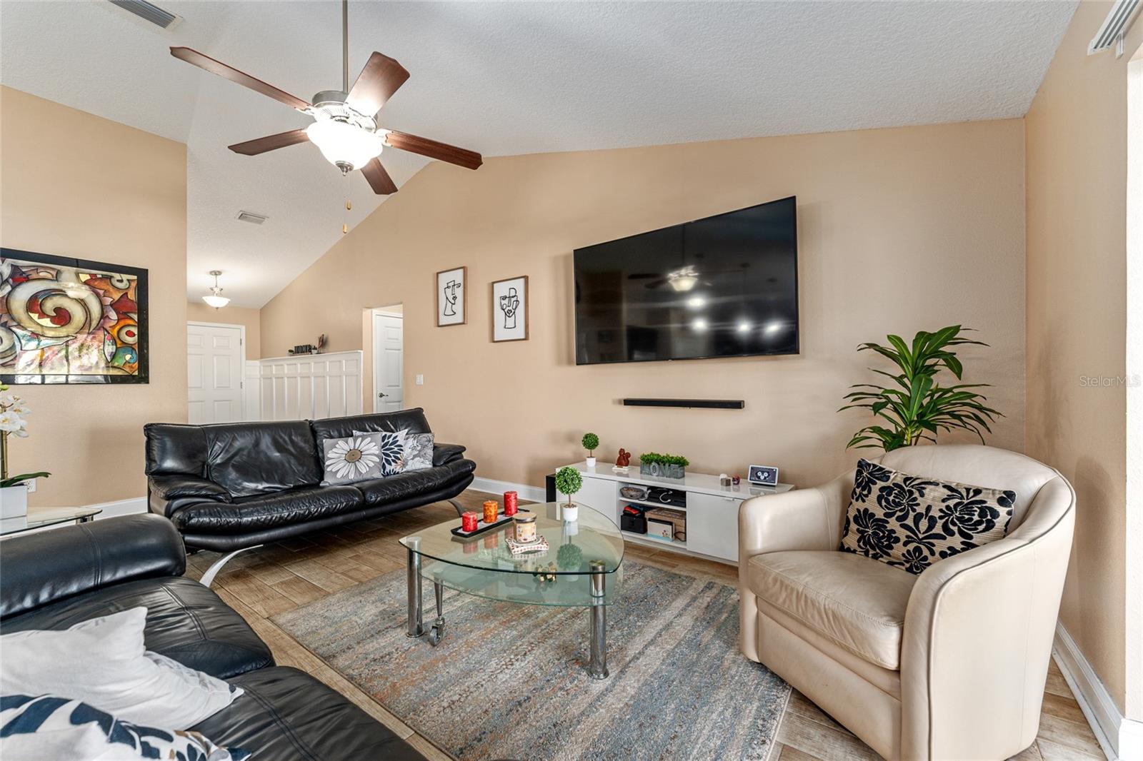 Image 18 of 89 For 9961 55th Avenue